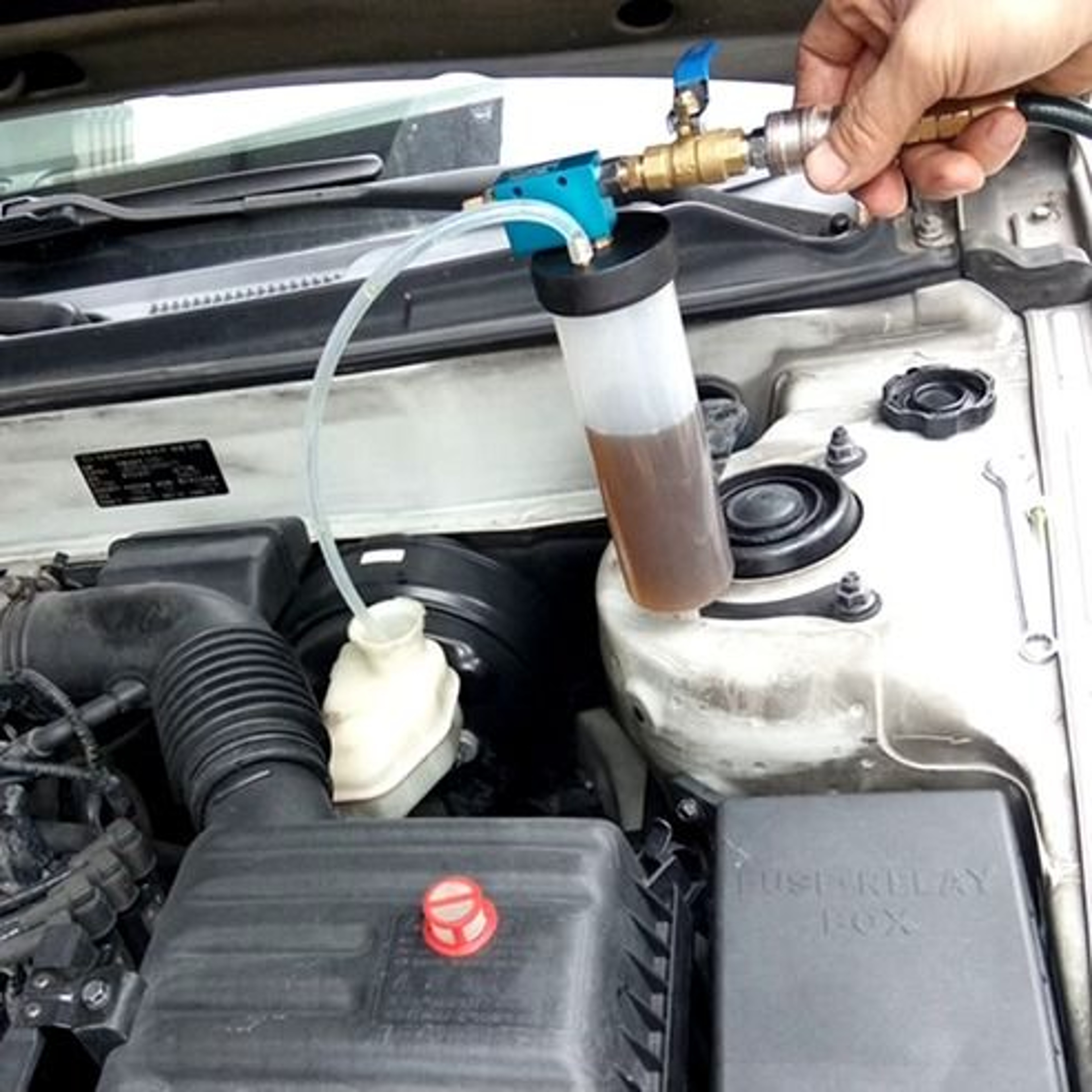 Vacuum Brake Bleeder Car Vehicle Tank Fluid Oil Change Pump Equipment Tool Kit For DIY Auto Mainten 1