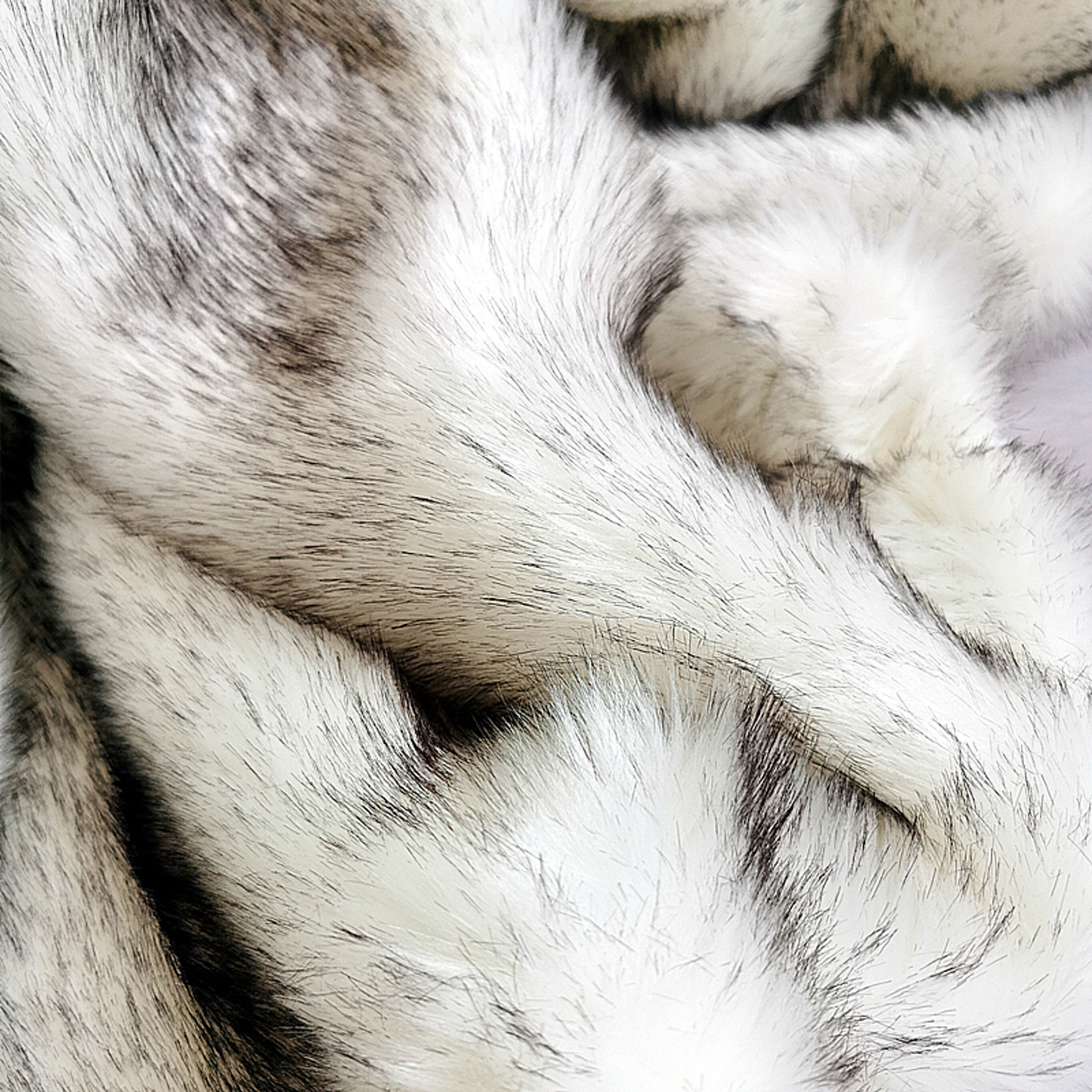 Luxury Faux Fur Blanket Soft Plush Fox Fur Throw for Sofa, Bed & Cozy Winter Comfort – view 3
