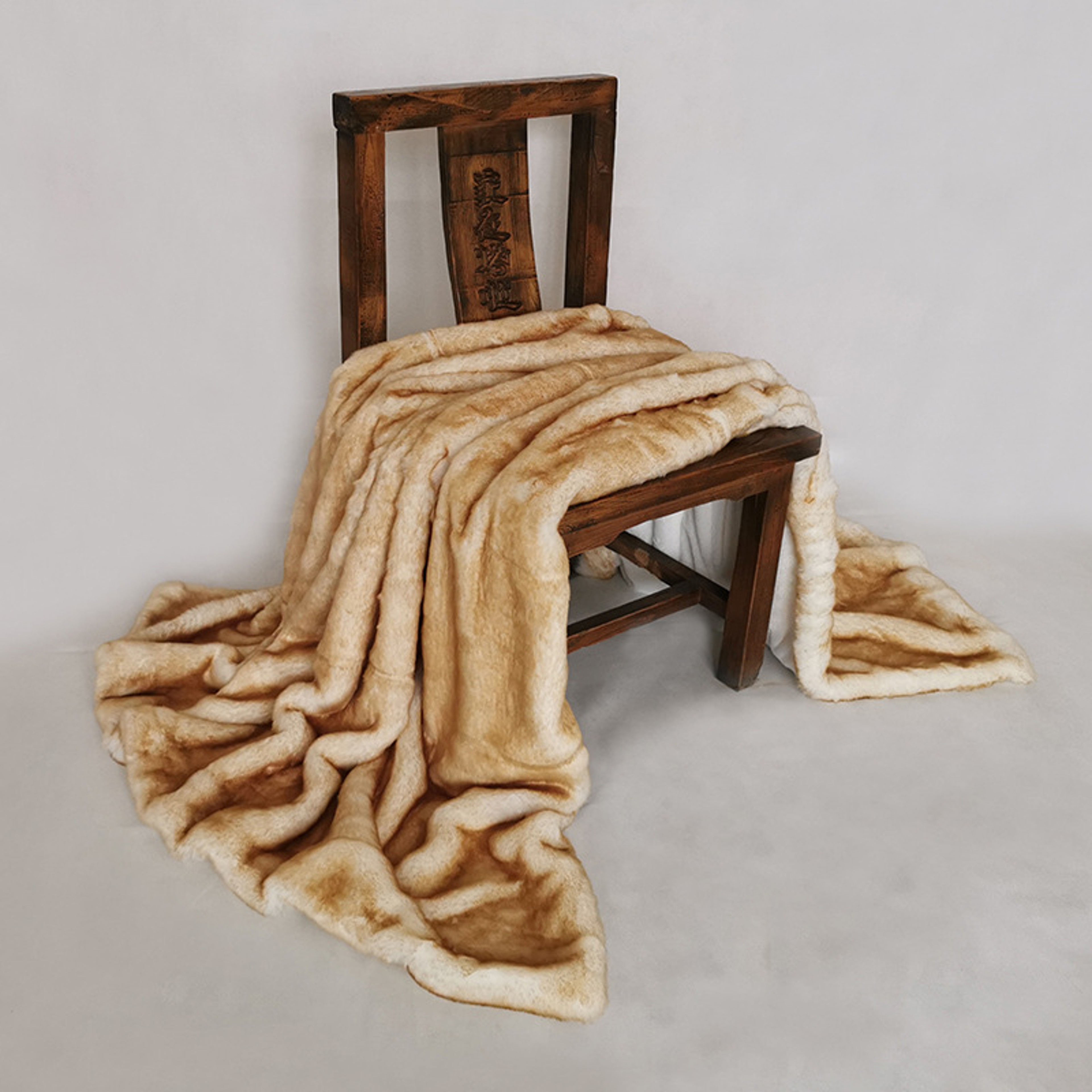 Luxury Faux Fur Blanket Soft Plush Fox Fur Throw for Sofa, Bed & Cozy Winter Comfort – view 6