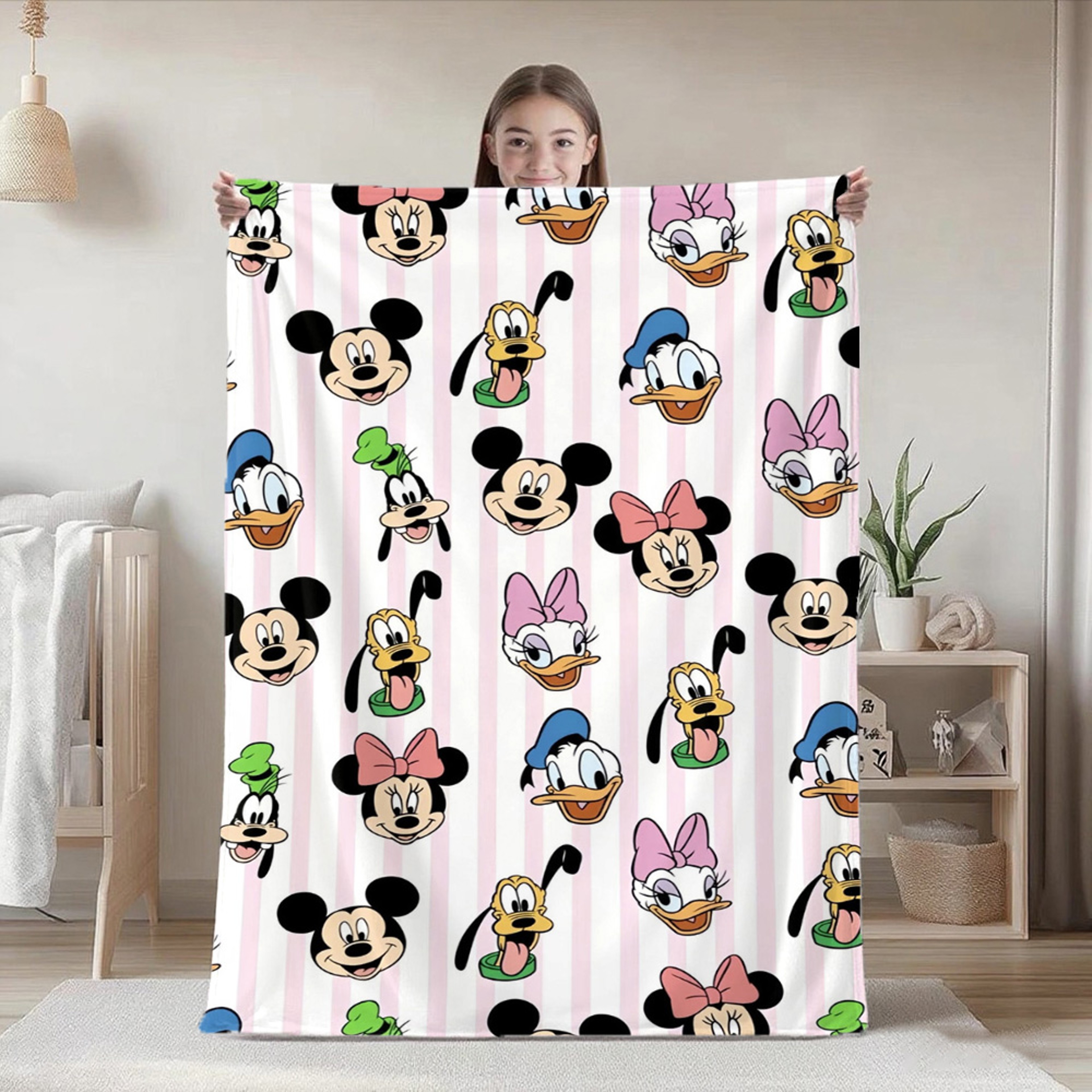 Minnie Mouse Blanket Soft Fleece Cartoon Throw Blanket for Bed, Sofa, Travel & Camping – view 9