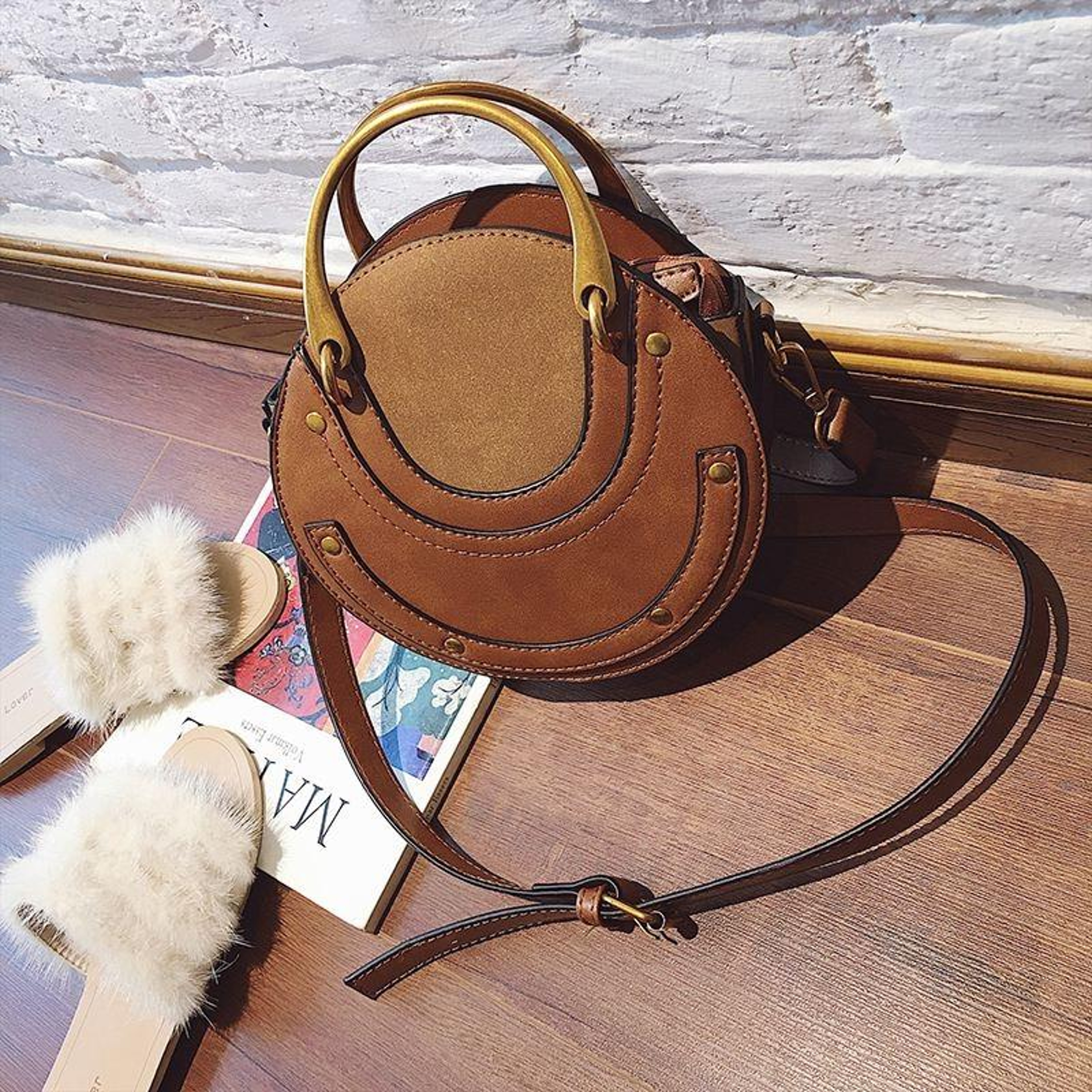 Womens Circular PU Leather Shoulder Bag with Adjustable Strap and Zipper Closure – view 6