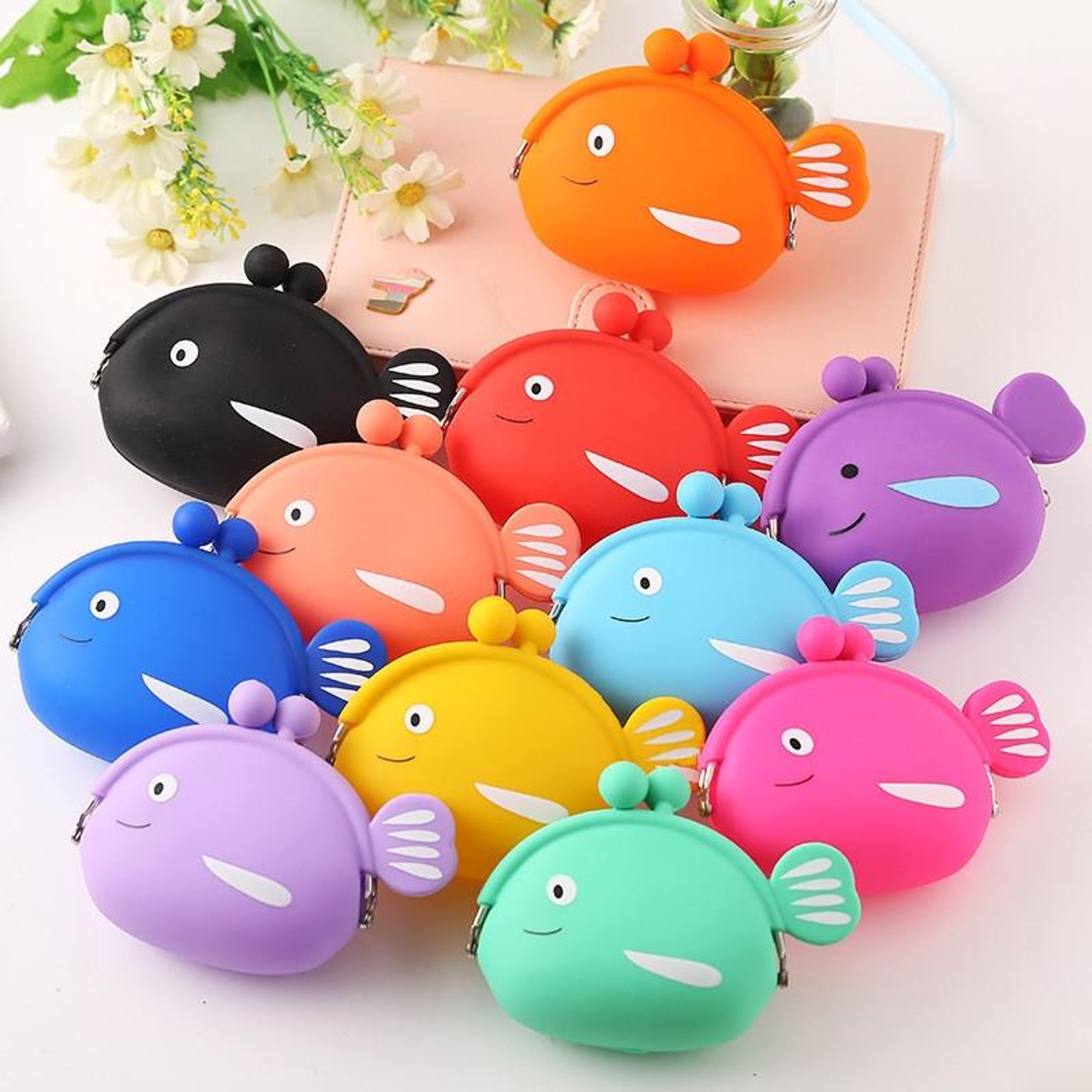 Cute Cartoon Fish Silicone Coin Purse with Hasp Closure – view 3