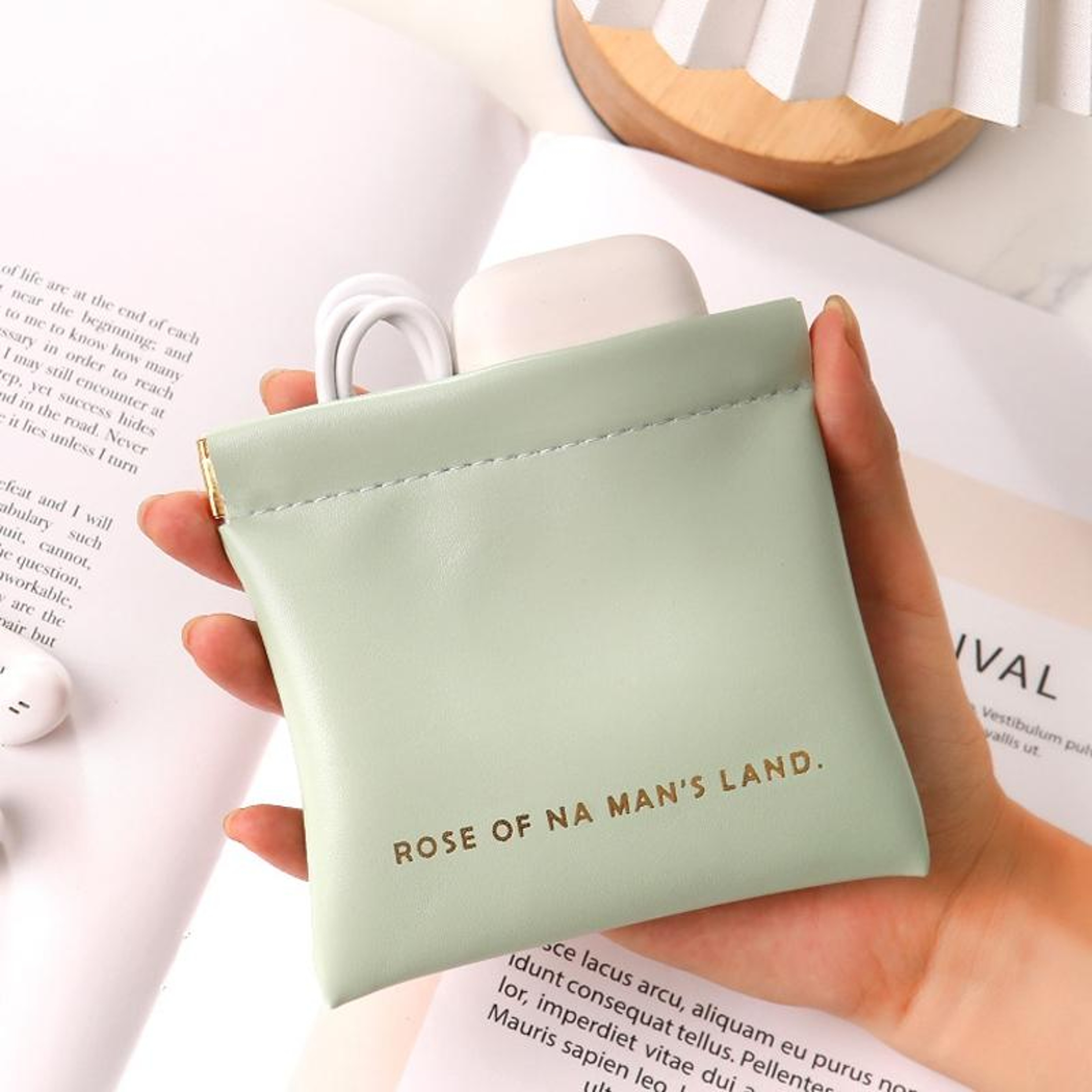 Portable PU Leather Storage Pouch with Self-Closing Steel Clip – view 9