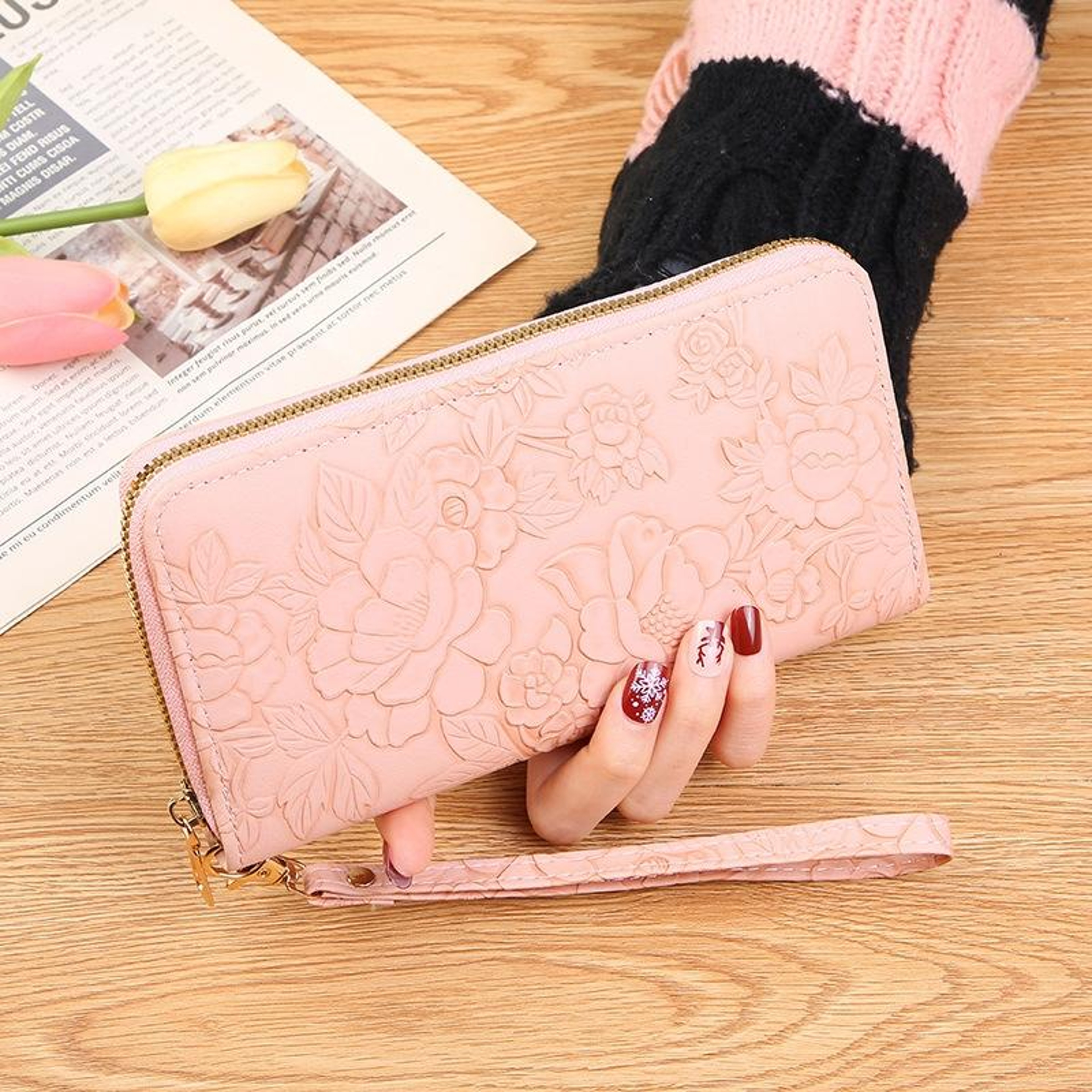 Large Capacity Long Zipper Wallet with Embossed Design and Multiple Card Slots – view 3