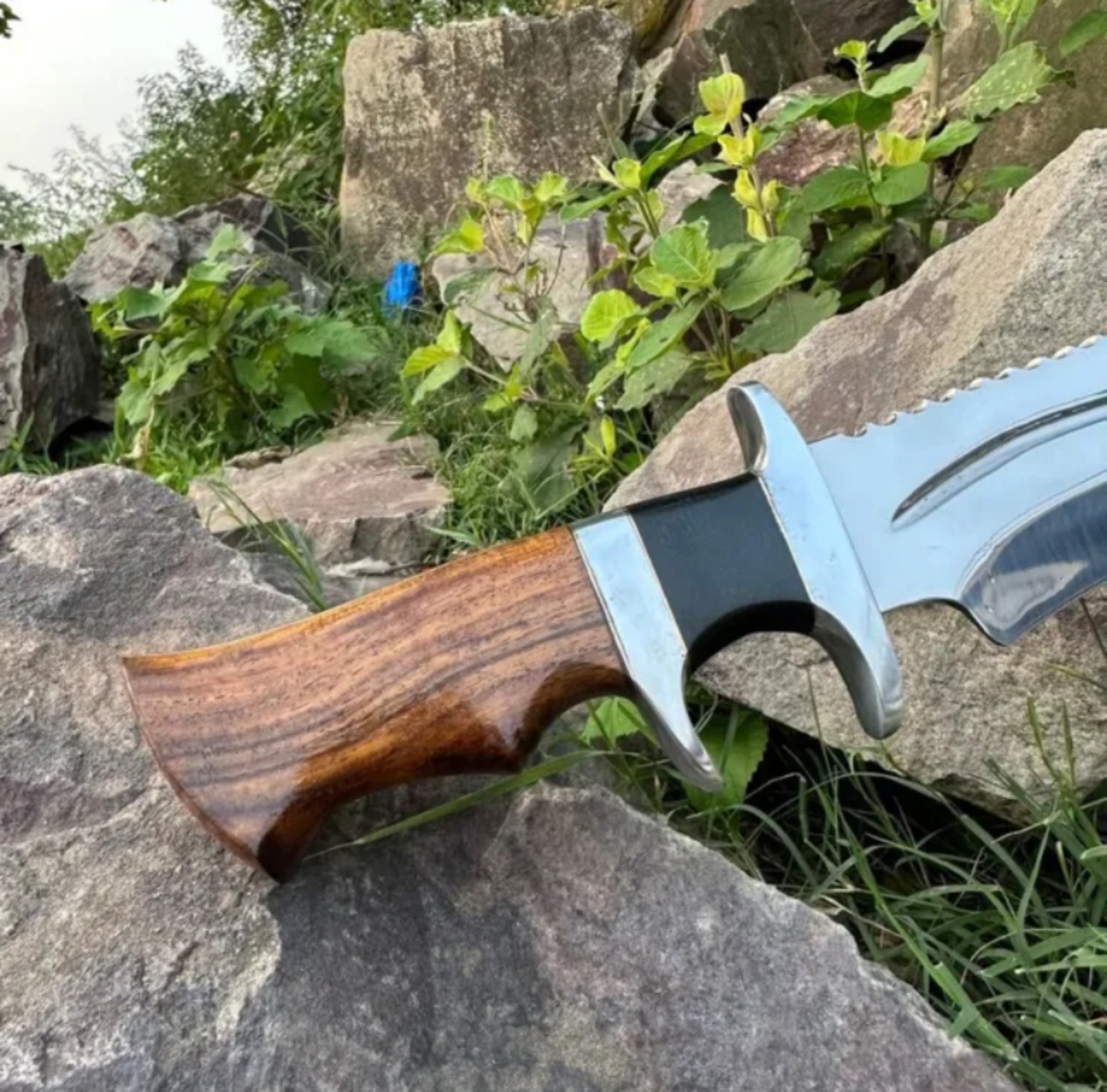 Handmade D2 Steel Survival Bowie Knife, Hunting Knife, Predator Knife, Camping knife, with leather sheath – view 5