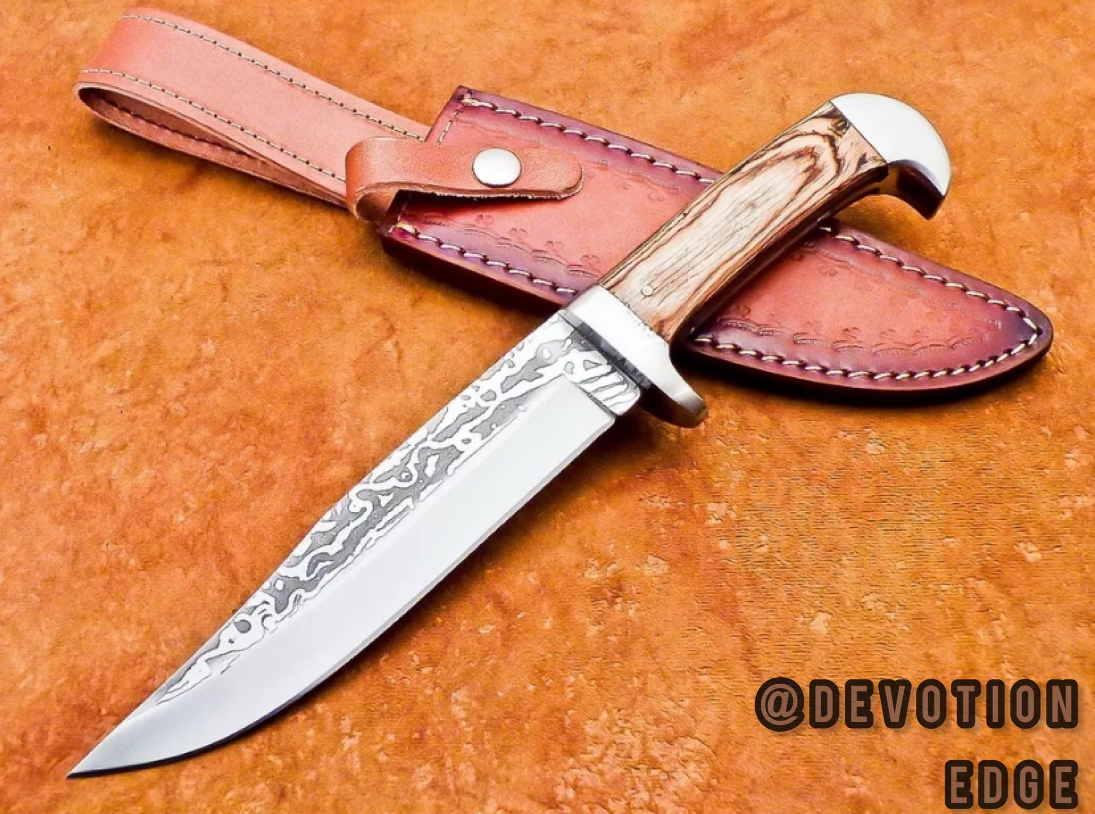 UNIQUE CUSTOM HANDMADE D2 STEEL BLADE BOWIE HUNTING KNIFE - HARD WOOD WITH LEATHER SHEATH – view 1