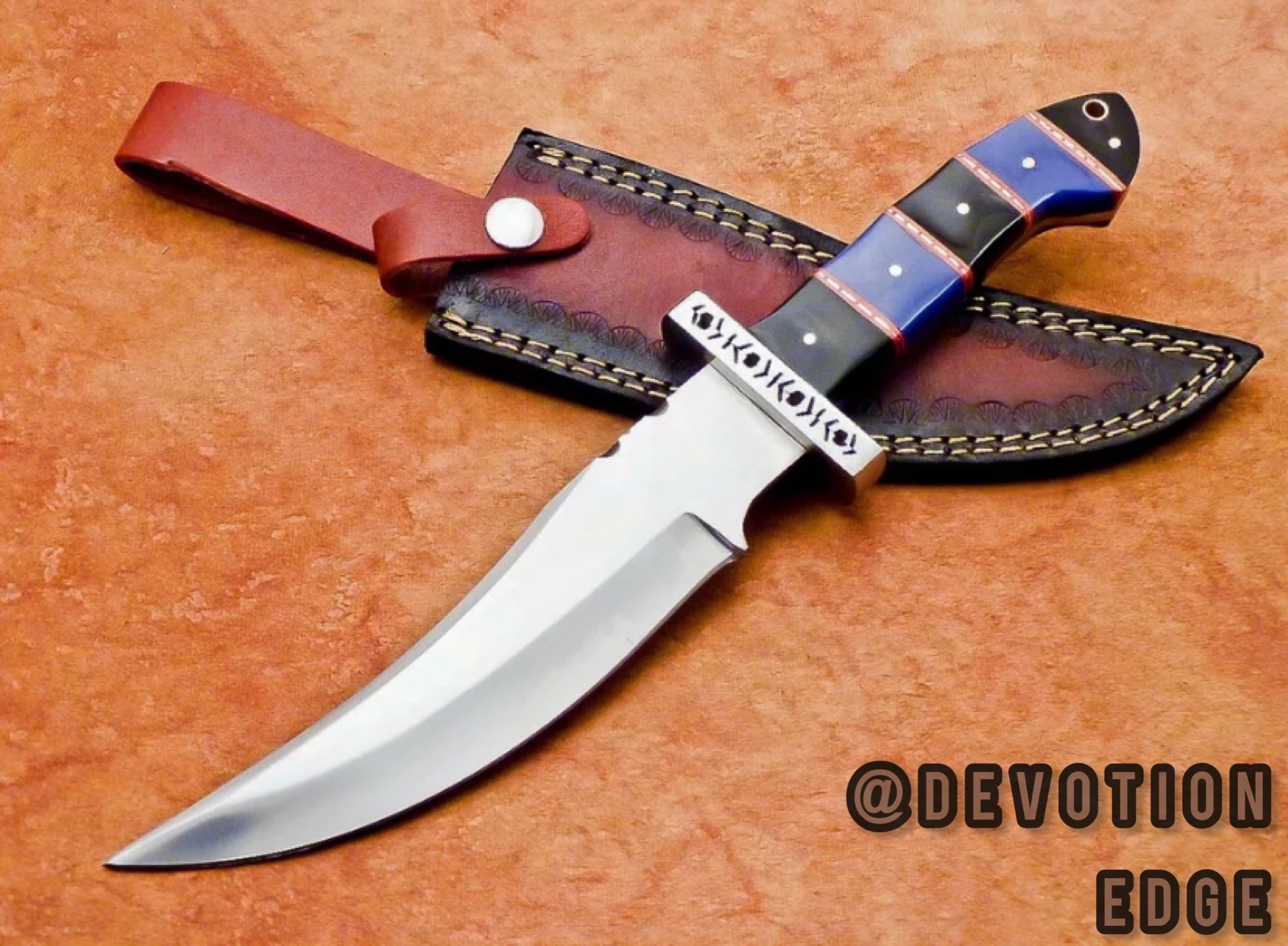 UNIQUE CUSTOM HAND FORGED D2 STEEL BLADE BOWIE HUNTING KNIFE, CAMEL BONE, WITH LEATHER SHEATH – view 1