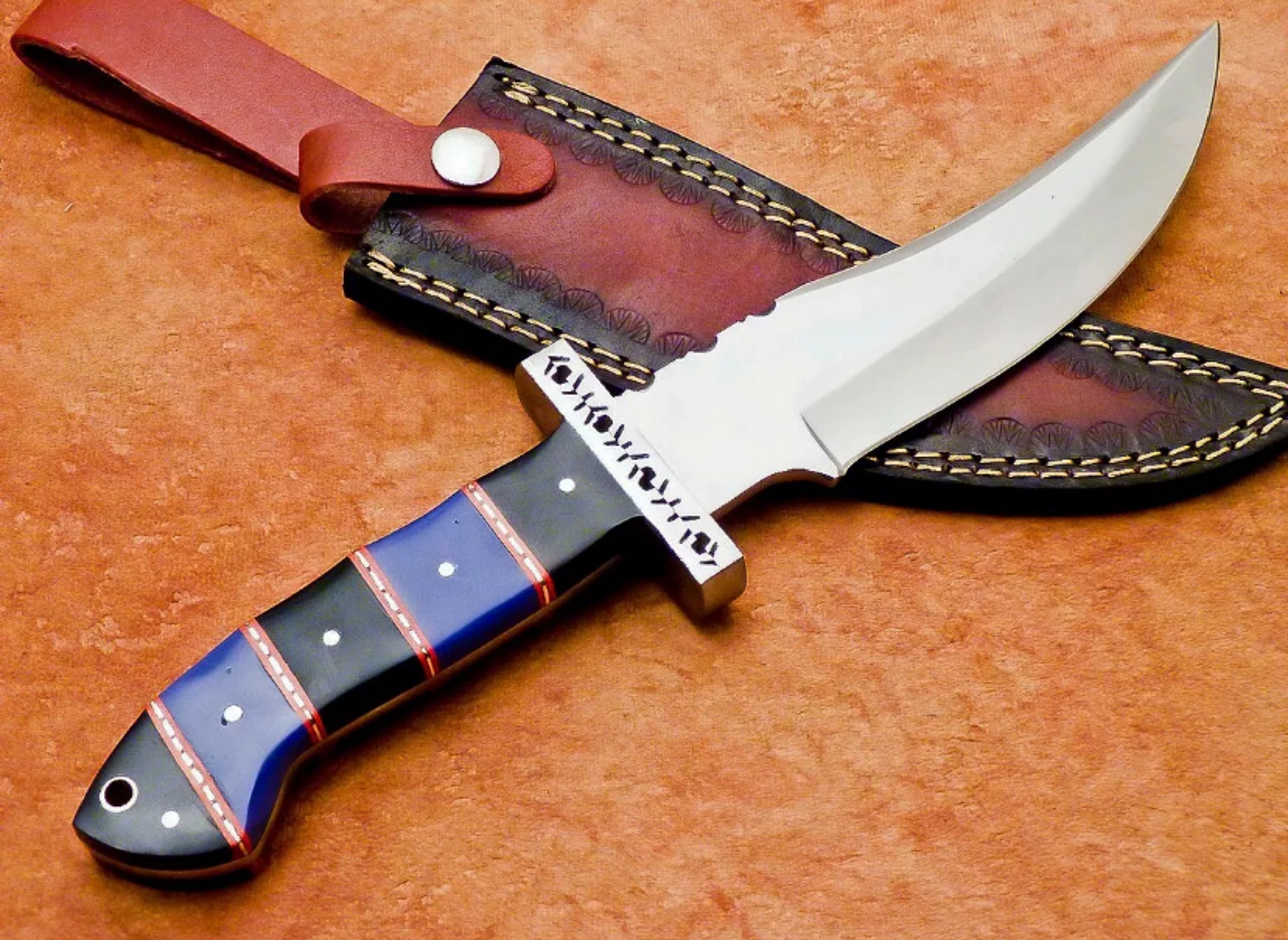 UNIQUE CUSTOM HAND FORGED D2 STEEL BLADE BOWIE HUNTING KNIFE, CAMEL BONE, WITH LEATHER SHEATH – view 4