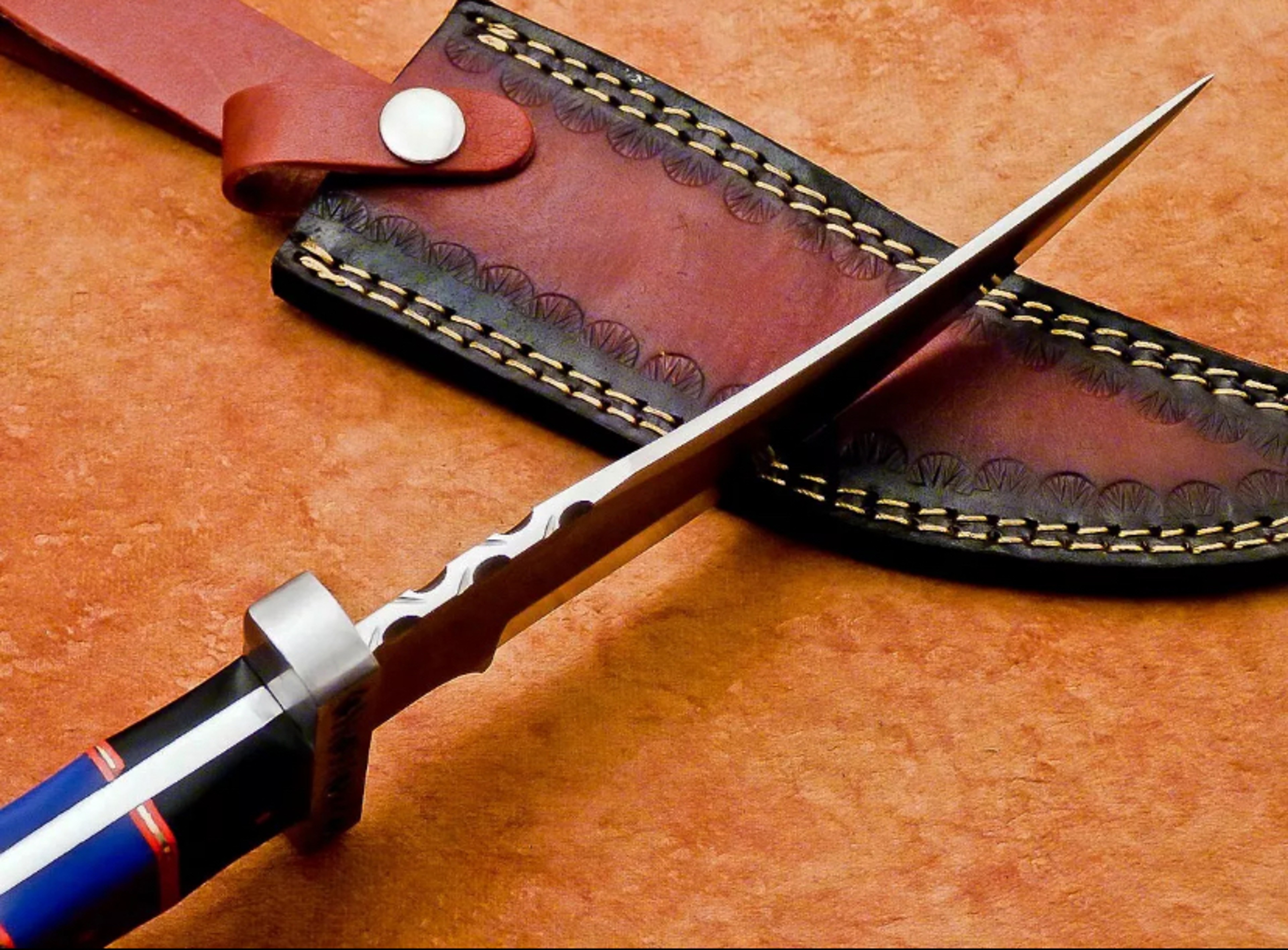 UNIQUE CUSTOM HAND FORGED D2 STEEL BLADE BOWIE HUNTING KNIFE, CAMEL BONE, WITH LEATHER SHEATH – view 6