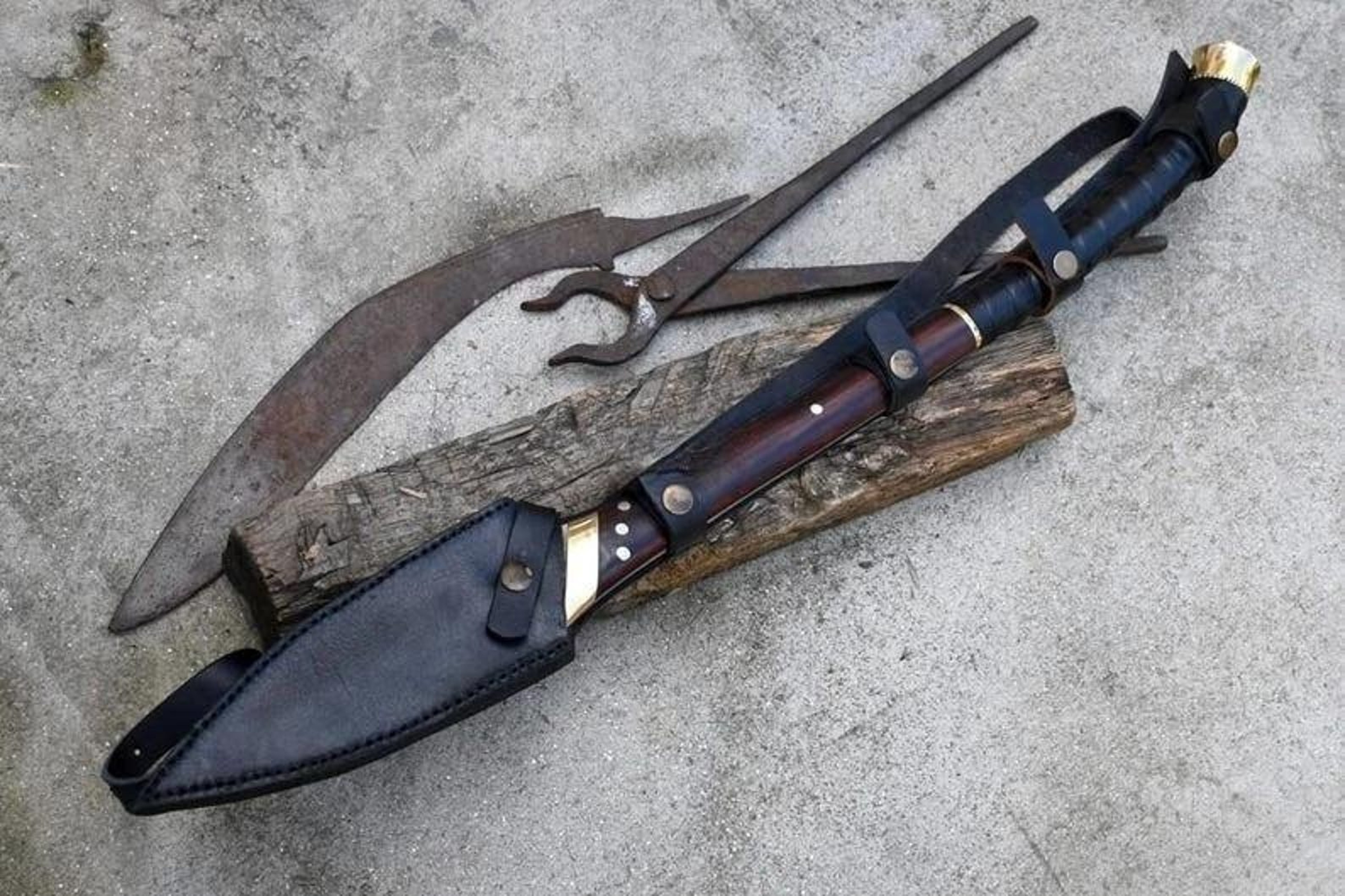 Handcrafted High Carbon Steel Hunting Spear With Rosewood Shaft LeatherWrapped Grip  Sheath For Col 3