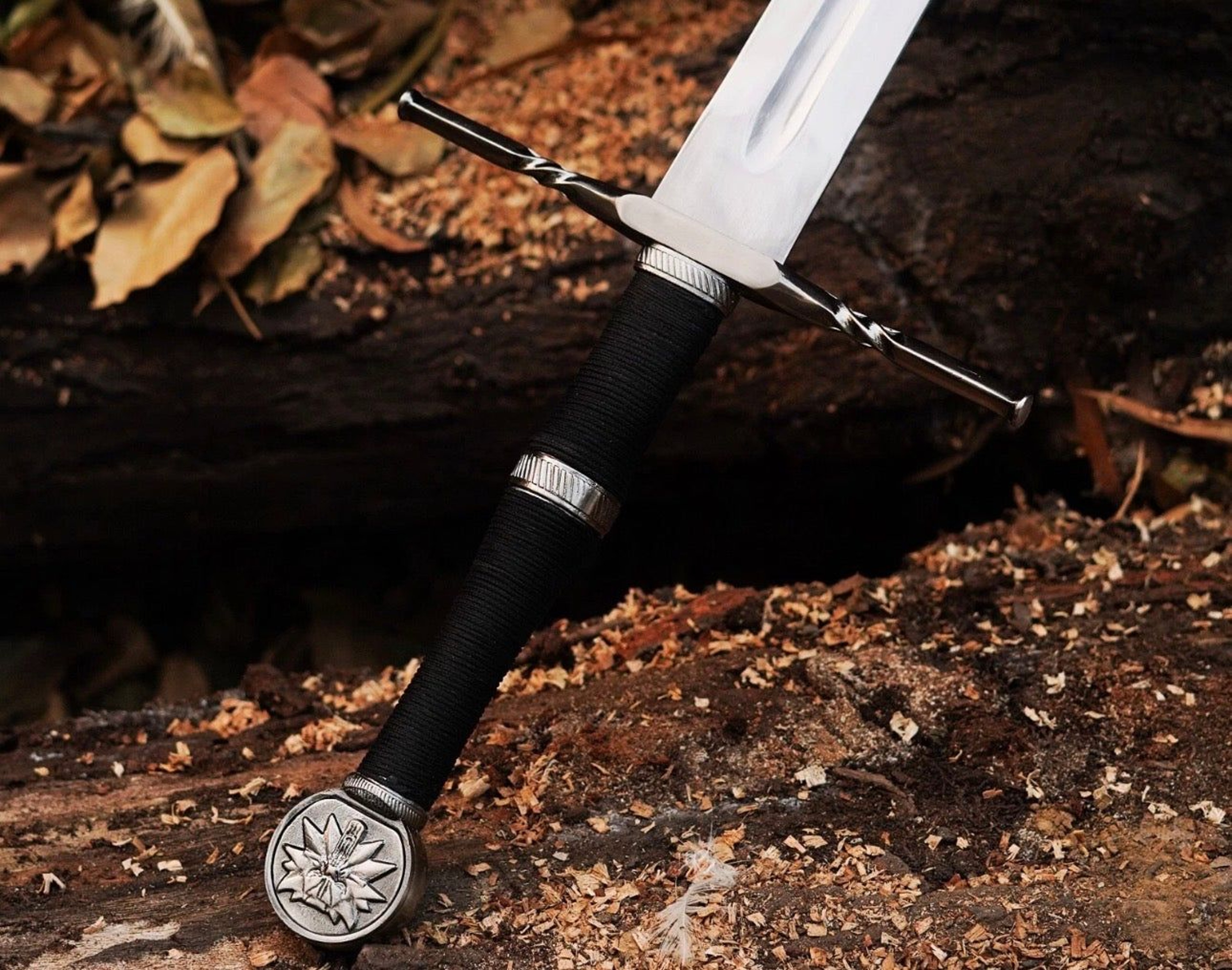 Witcher Silver Sword Replica Stainless Steel Fantasy Display Sword With Wolf Medallion Pommel 2