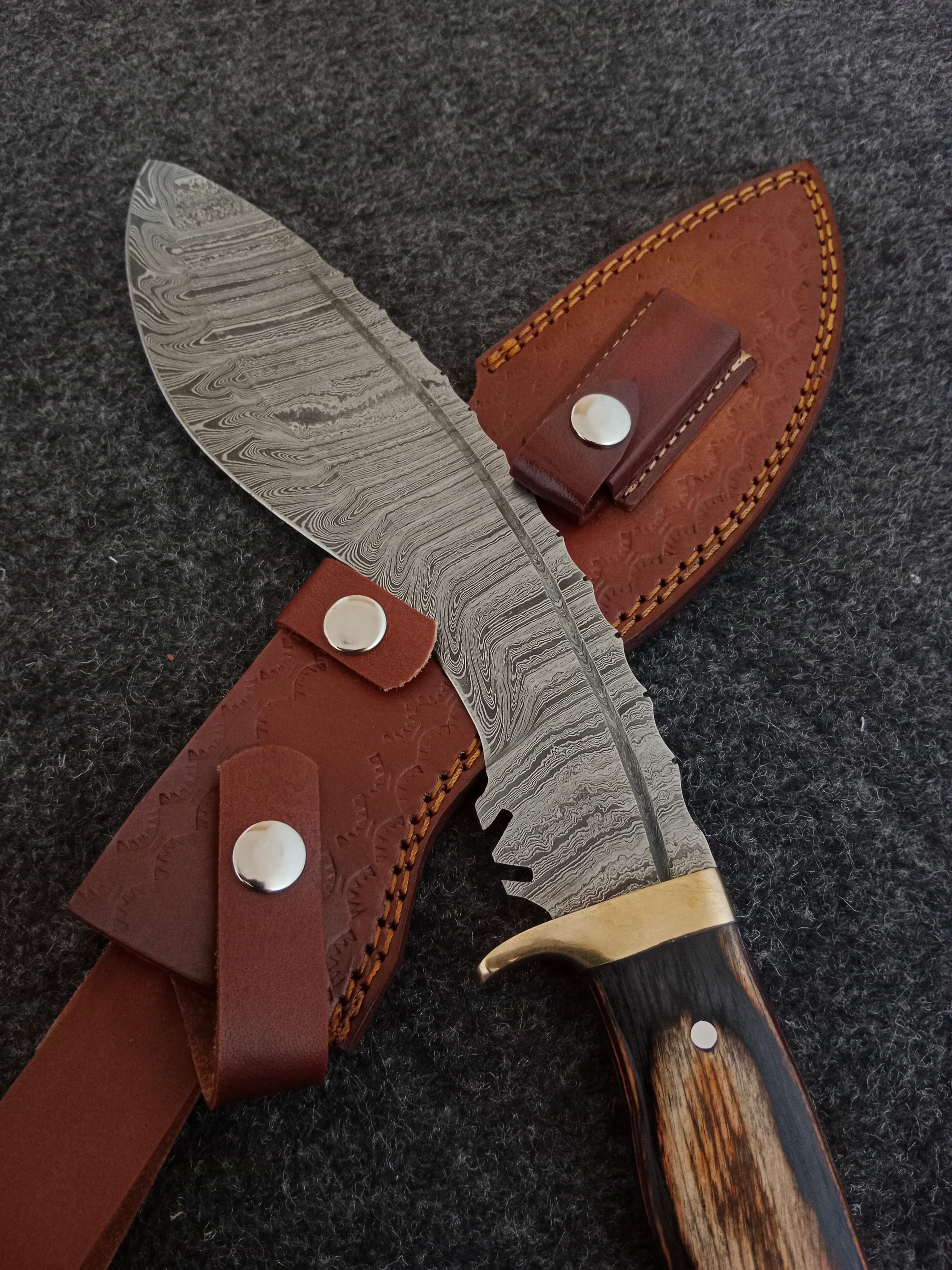 Hand Forged Damascus Hunting Knife With Rosewood Handle  Genuine Leather Sheath For Camping Bushcra 5