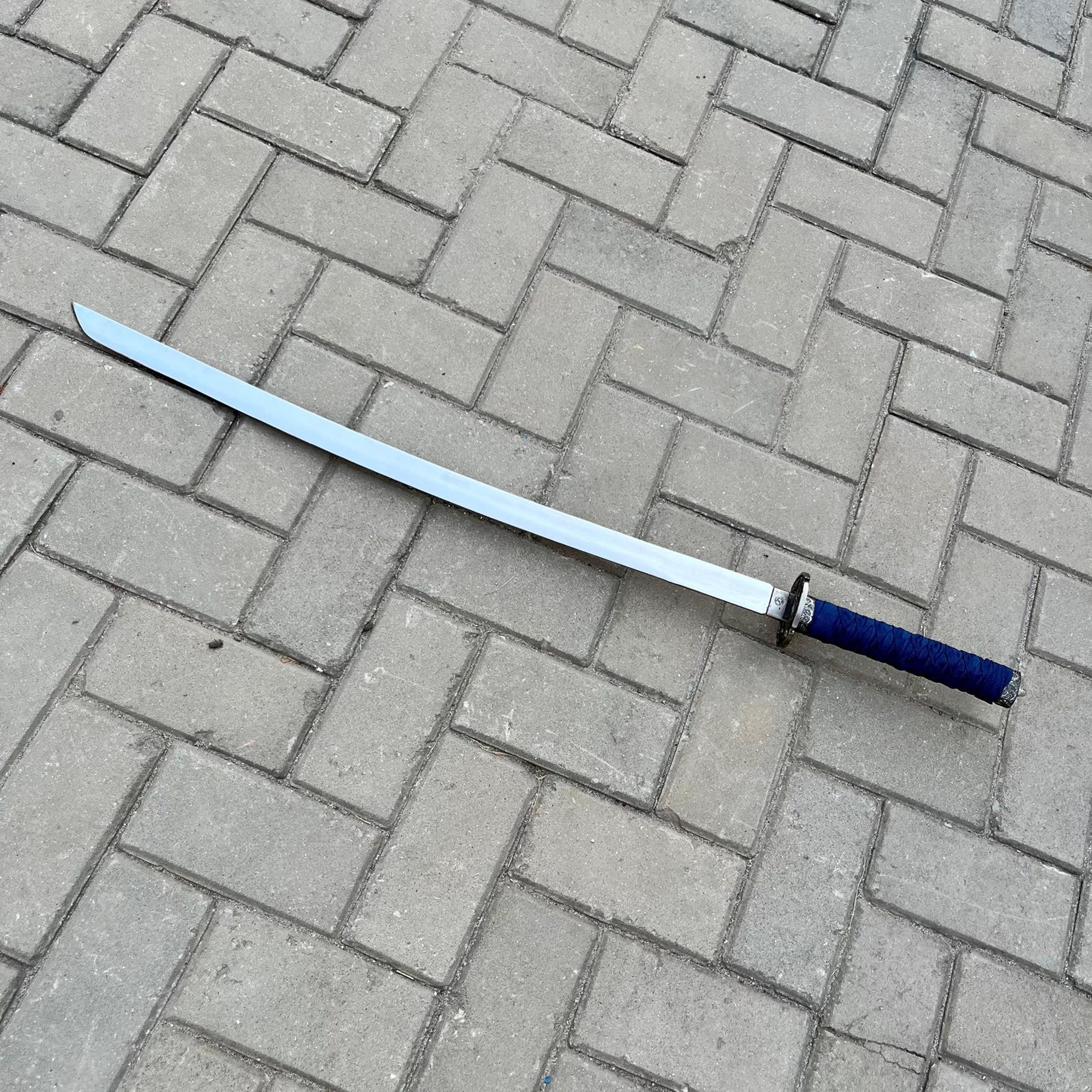 Handcrafted Japanese Samurai Katana Sword With High Carbon Steel Blade And Glossy Scabbard  Pe 8