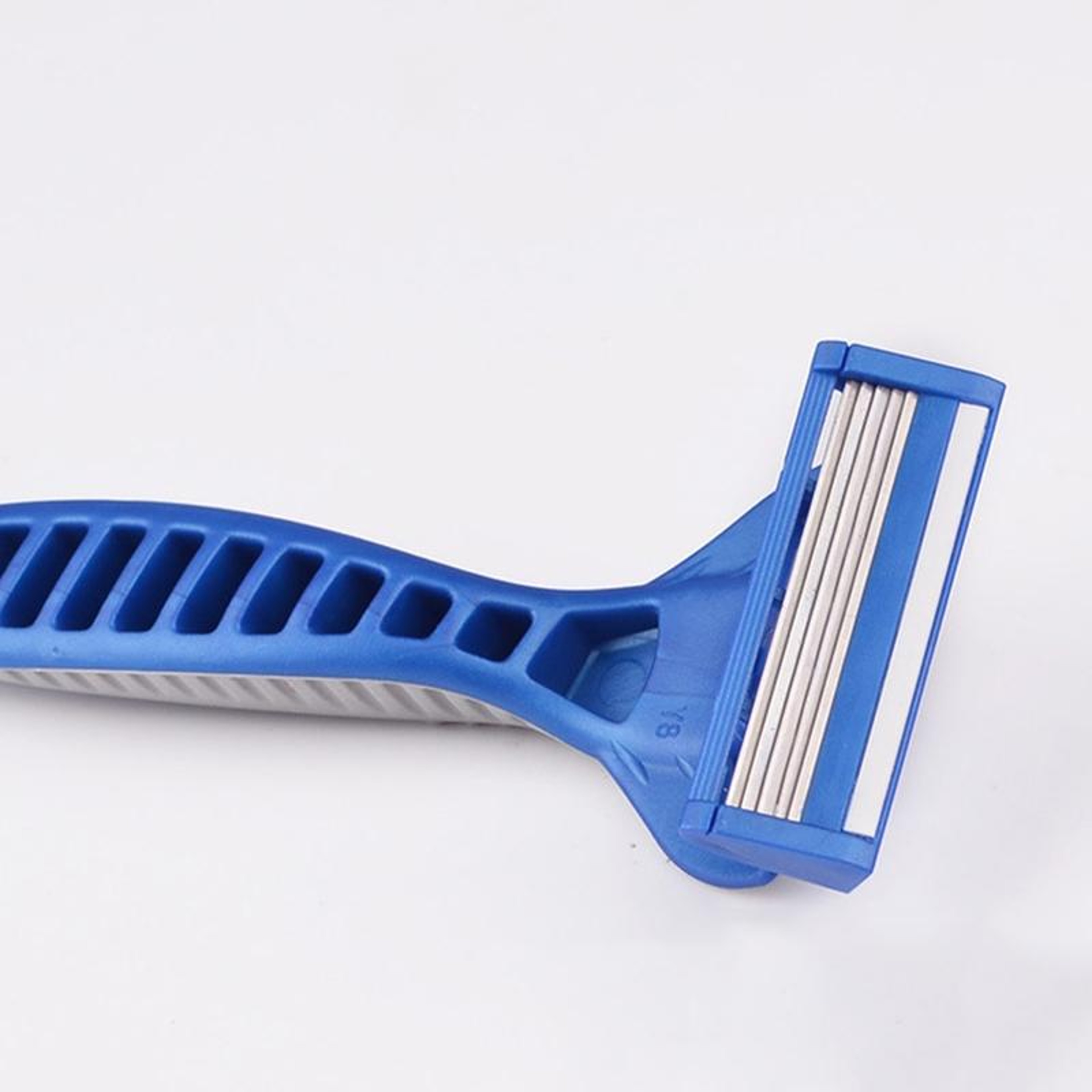 Blade Mens Disposable Razor With Stainless Steel Cutter Head 2