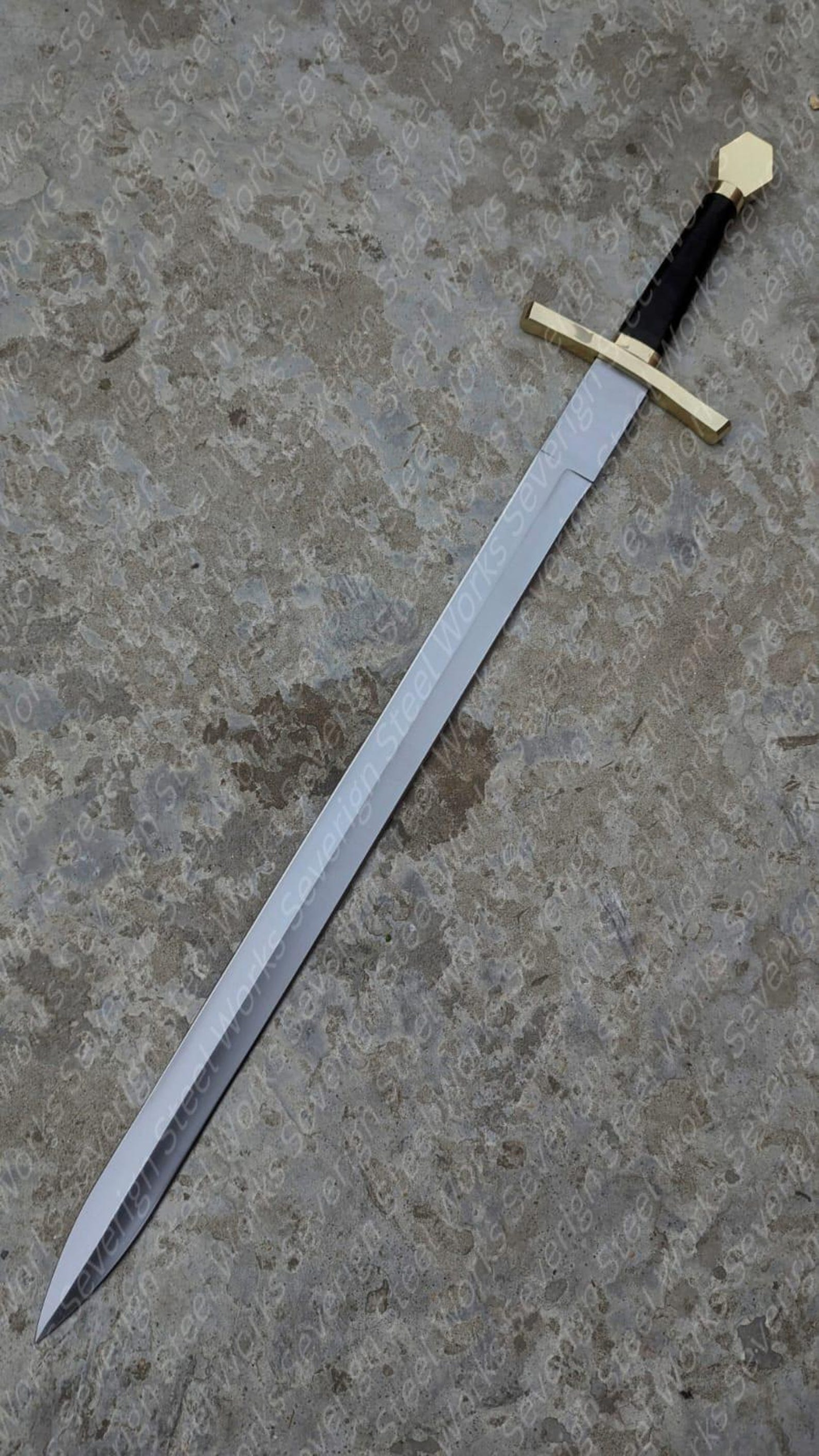 35 High Carbon Steel Hanwei Agincourt Medieval Collectible Historic Replica With Brass Accents 1