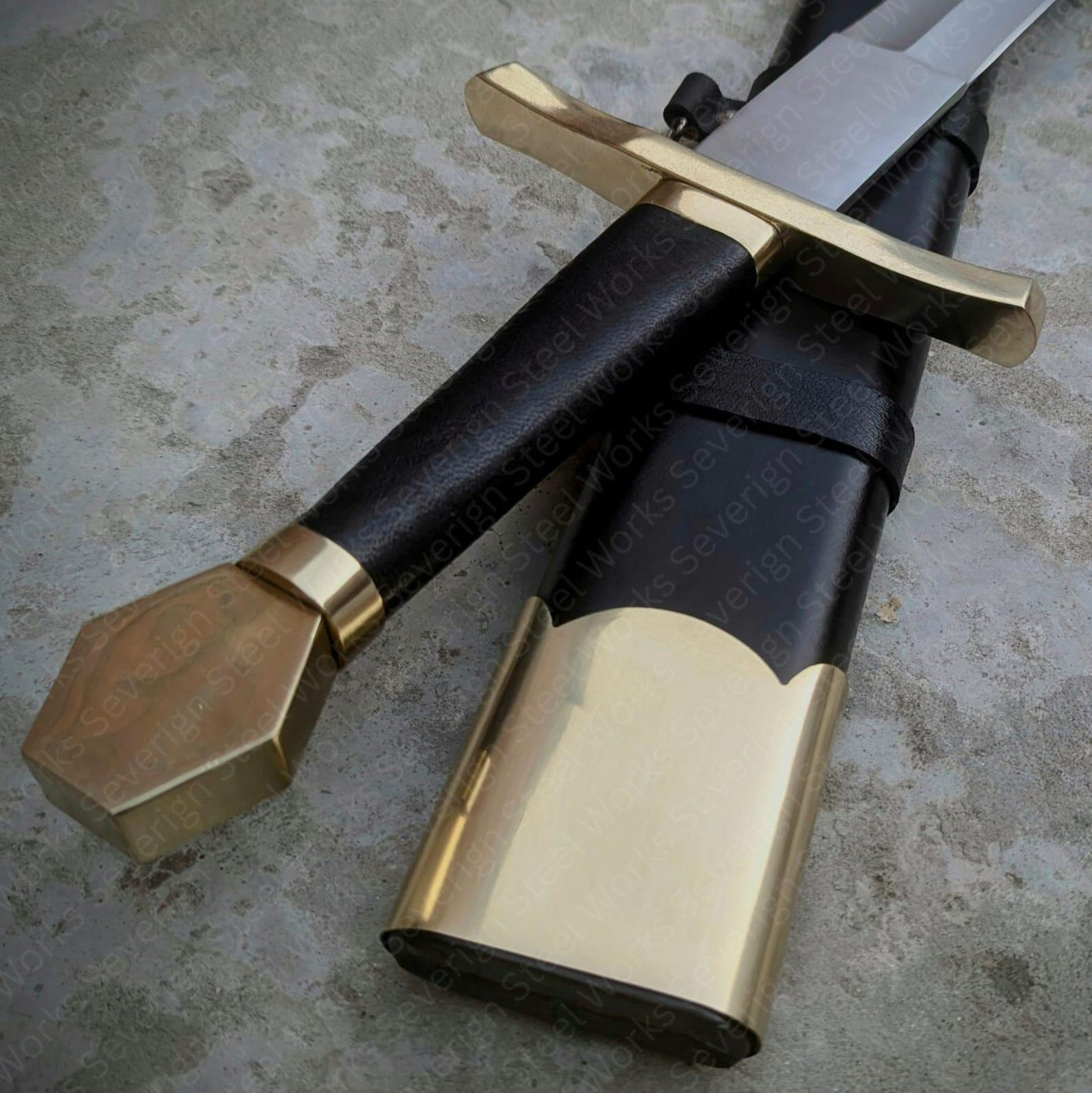35 High Carbon Steel Hanwei Agincourt Medieval Collectible Historic Replica With Brass Accents 2