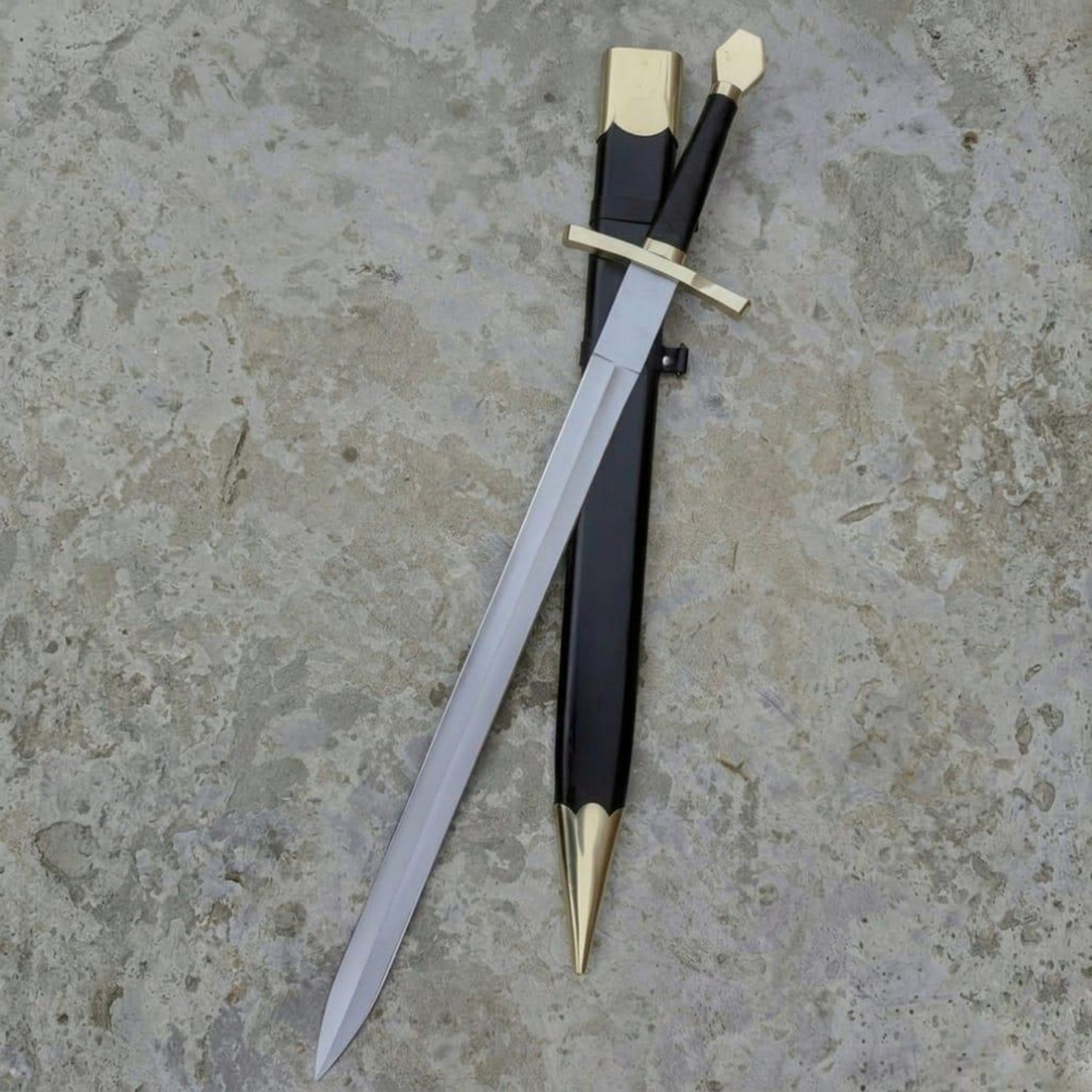 35 High Carbon Steel Hanwei Agincourt Medieval Collectible Historic Replica With Brass Accents 0jpg