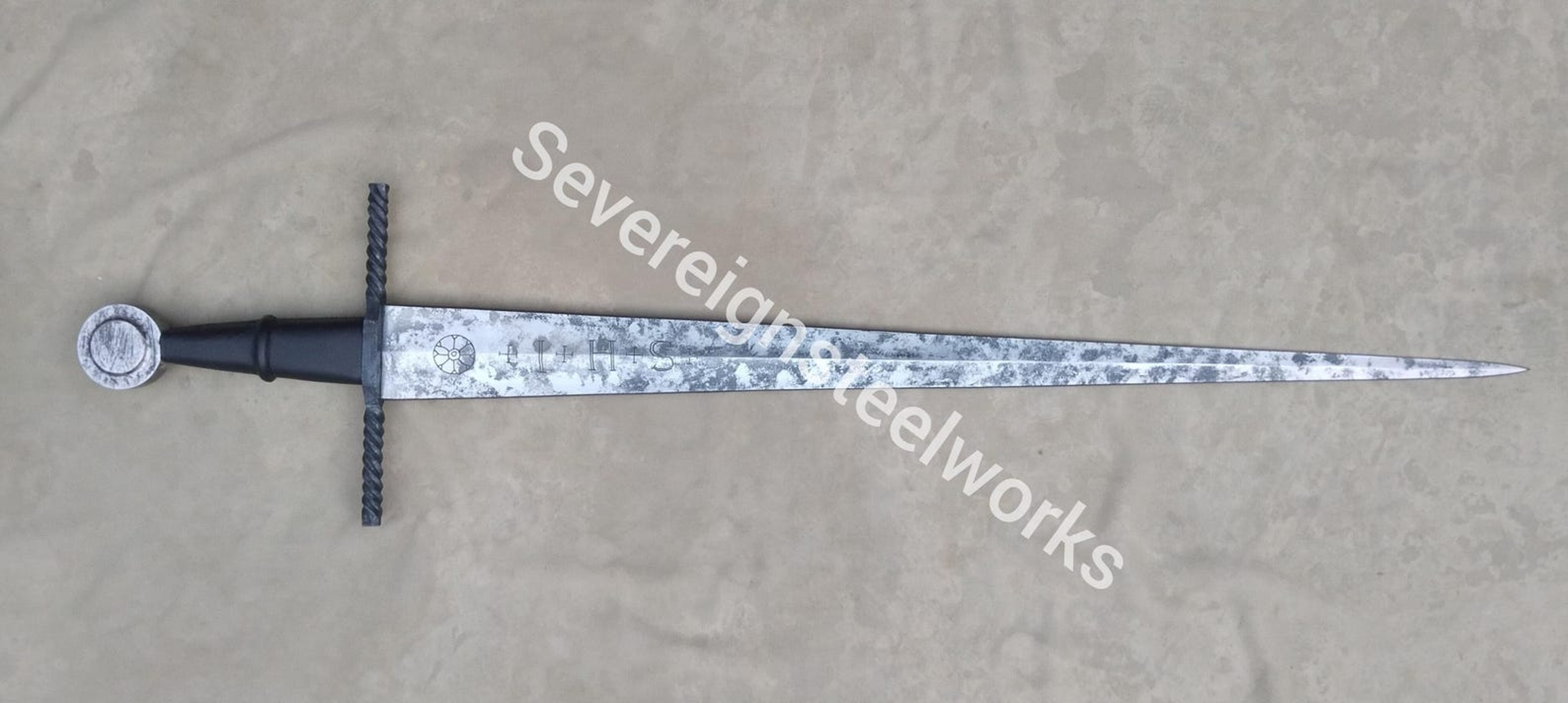 1060 Carbon Steel Knight Replica 15th Century Italian Inspired Collectible Sword For Cosplay F 4
