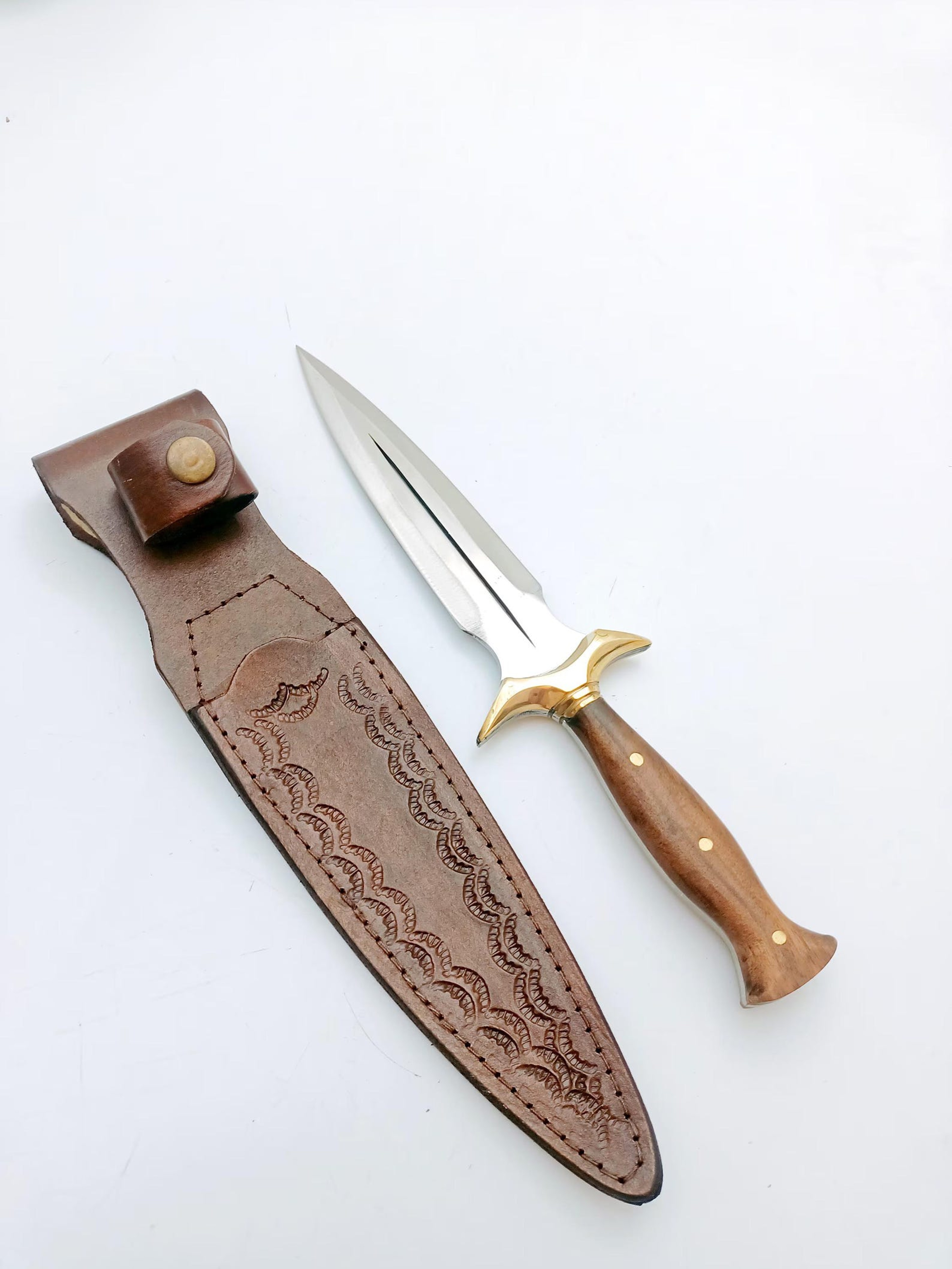 Premium Personalized Machete Knife With Walnut Handle And Engraving  Ideal For Outdoor Adventures A