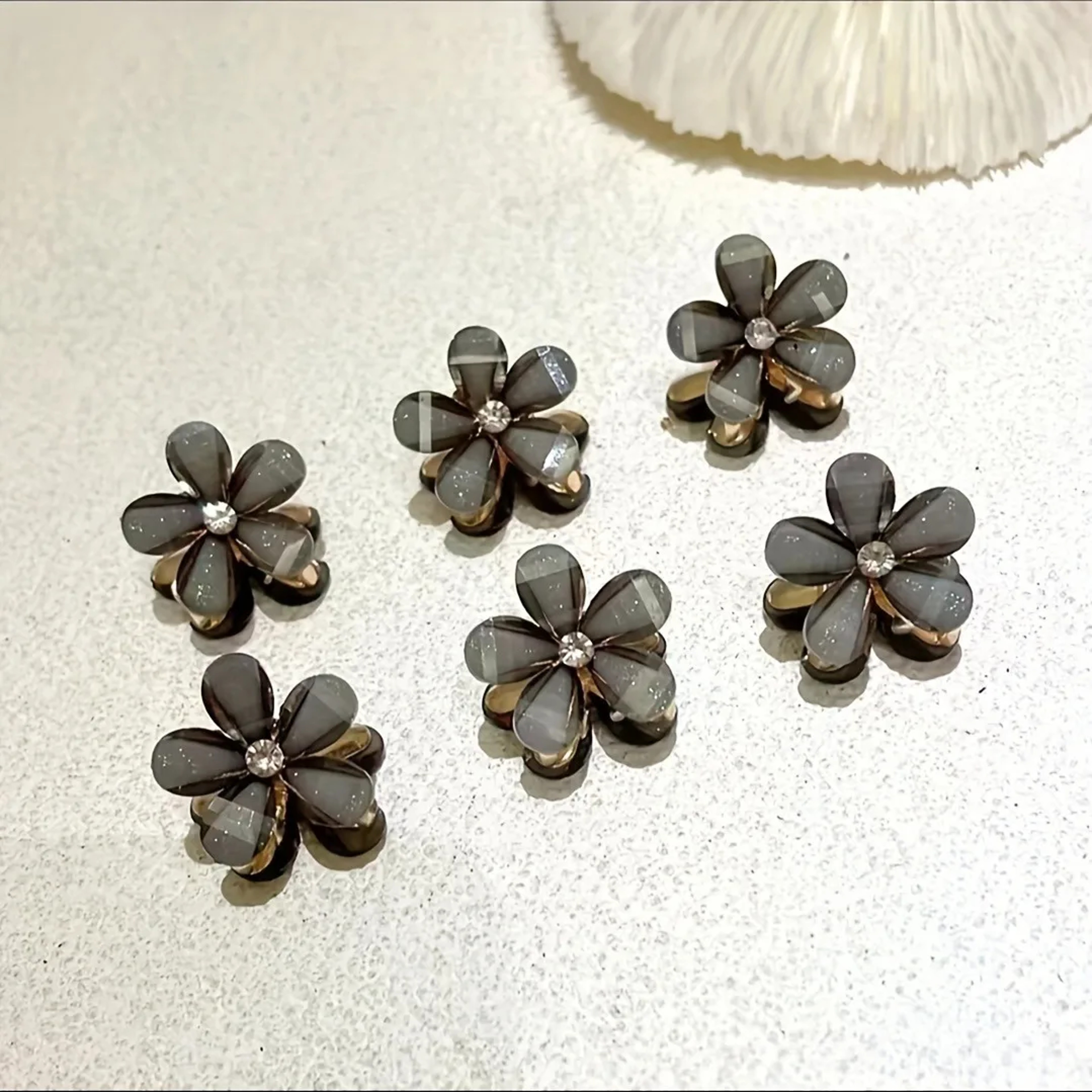 Elegant Flower Pearl Hair Clip Set Charming Flower Hair Clips & Faux Pearl Hair Barrettes for Girls & Women – view 8