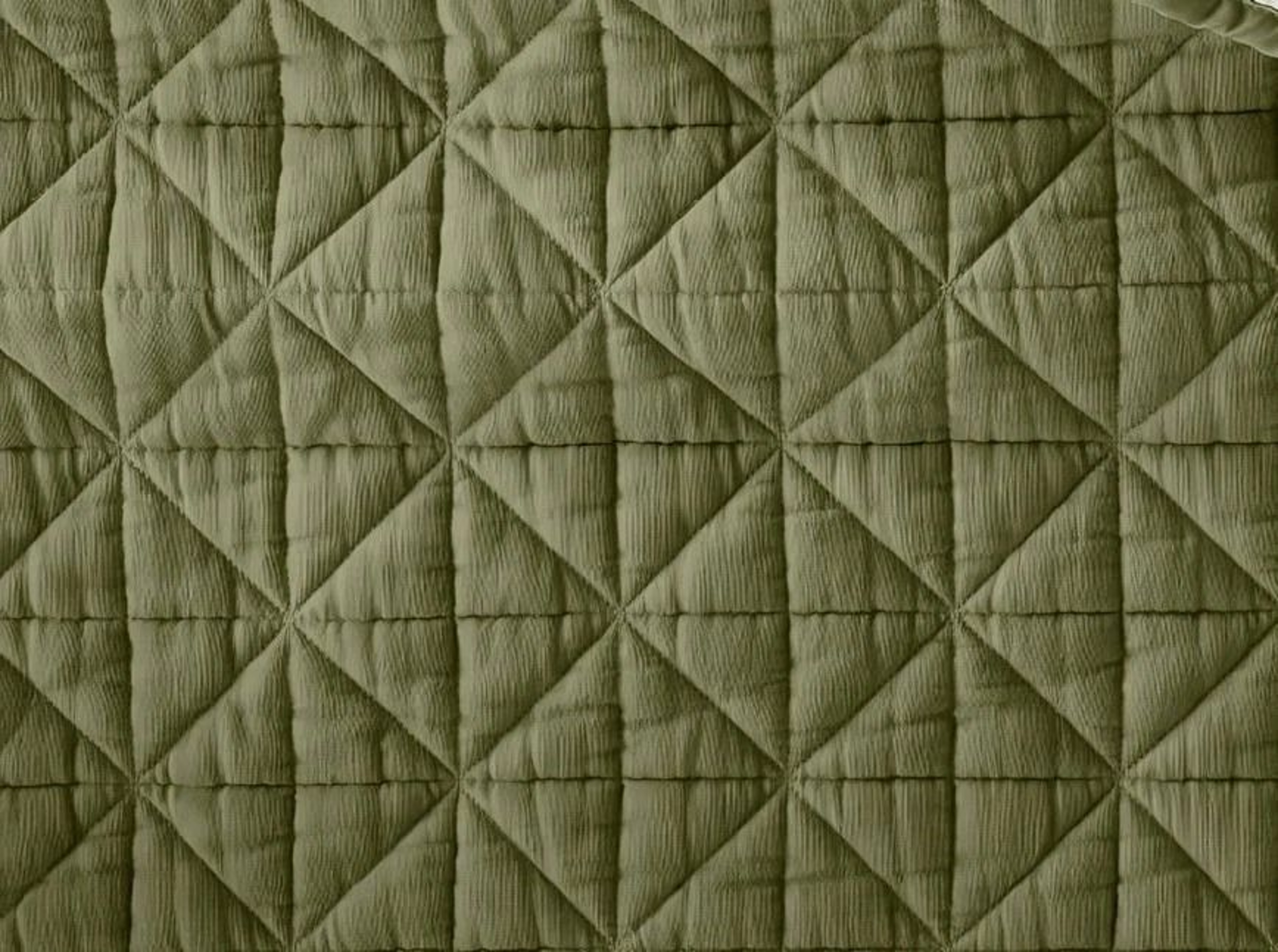 Lightweight FullQueen Reversible Quilt Tonal Green With Diamond Stitching Thread Count Polyester Fi 3