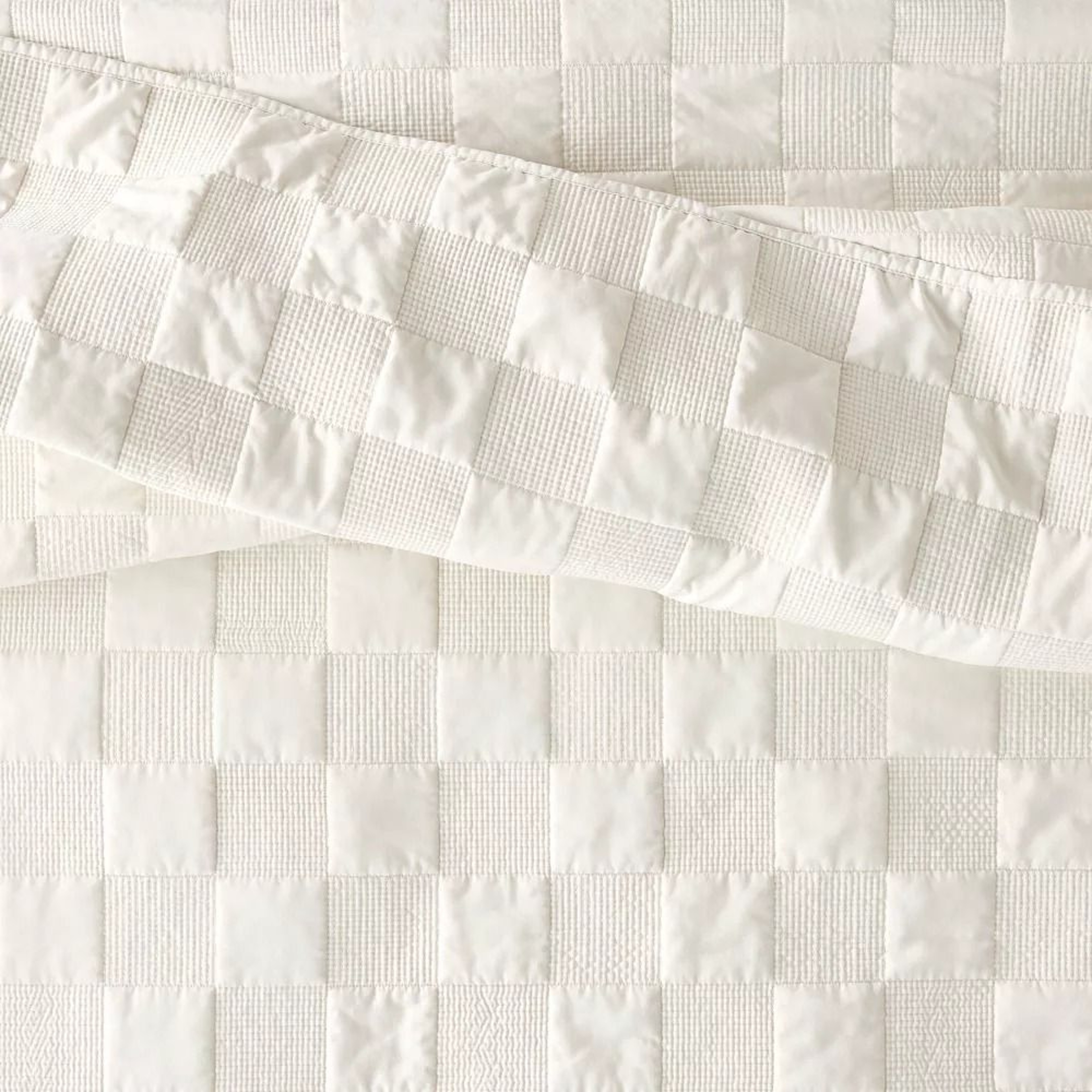 Quilt Cream Hearth  Hand With Magnolia Cozy Recycled Polyester Quilt For YearRound Use 1
