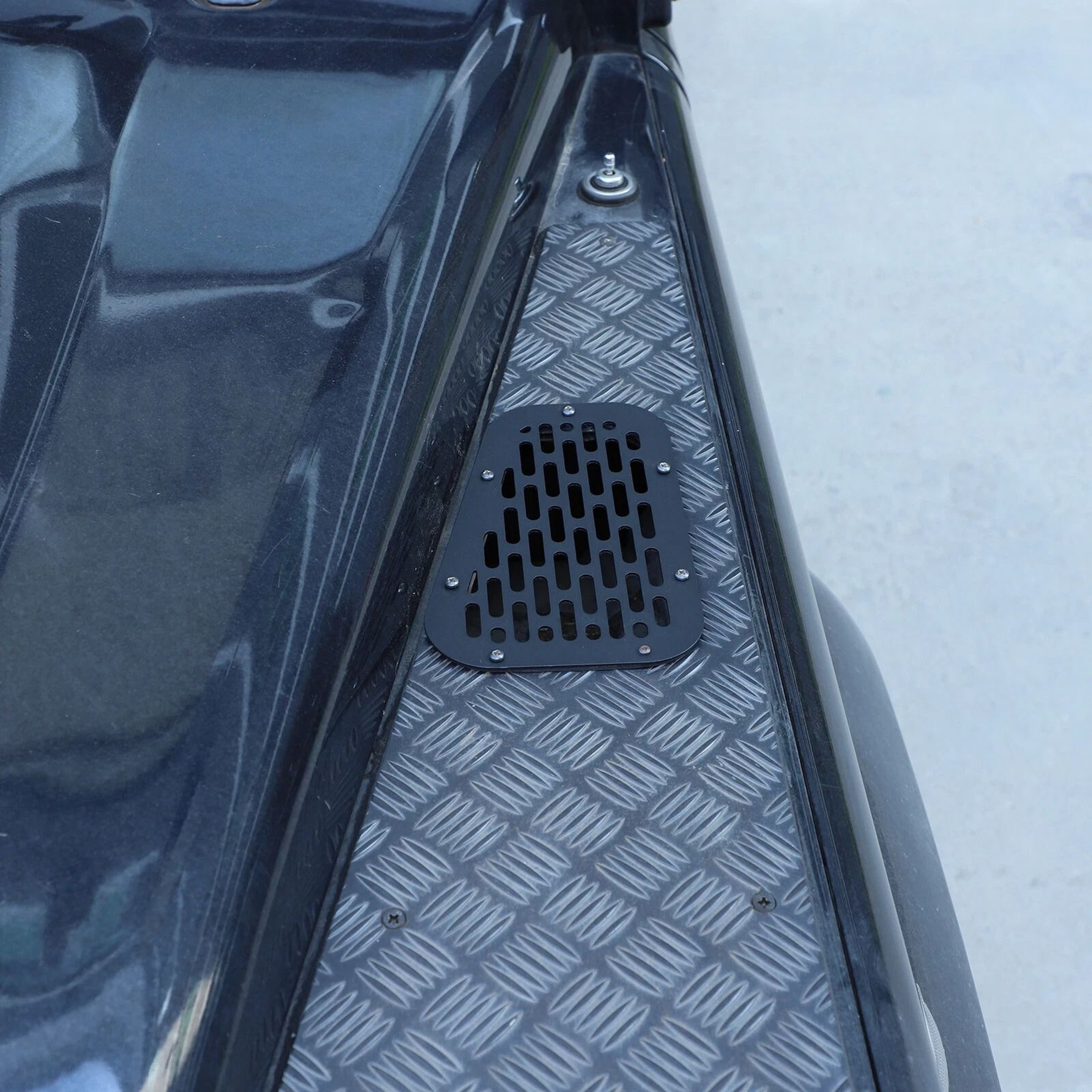 Black Alloy Front Hood Air Vent Cover Trim For Land Rover Defender Durable Alloy Design Enhances St 12