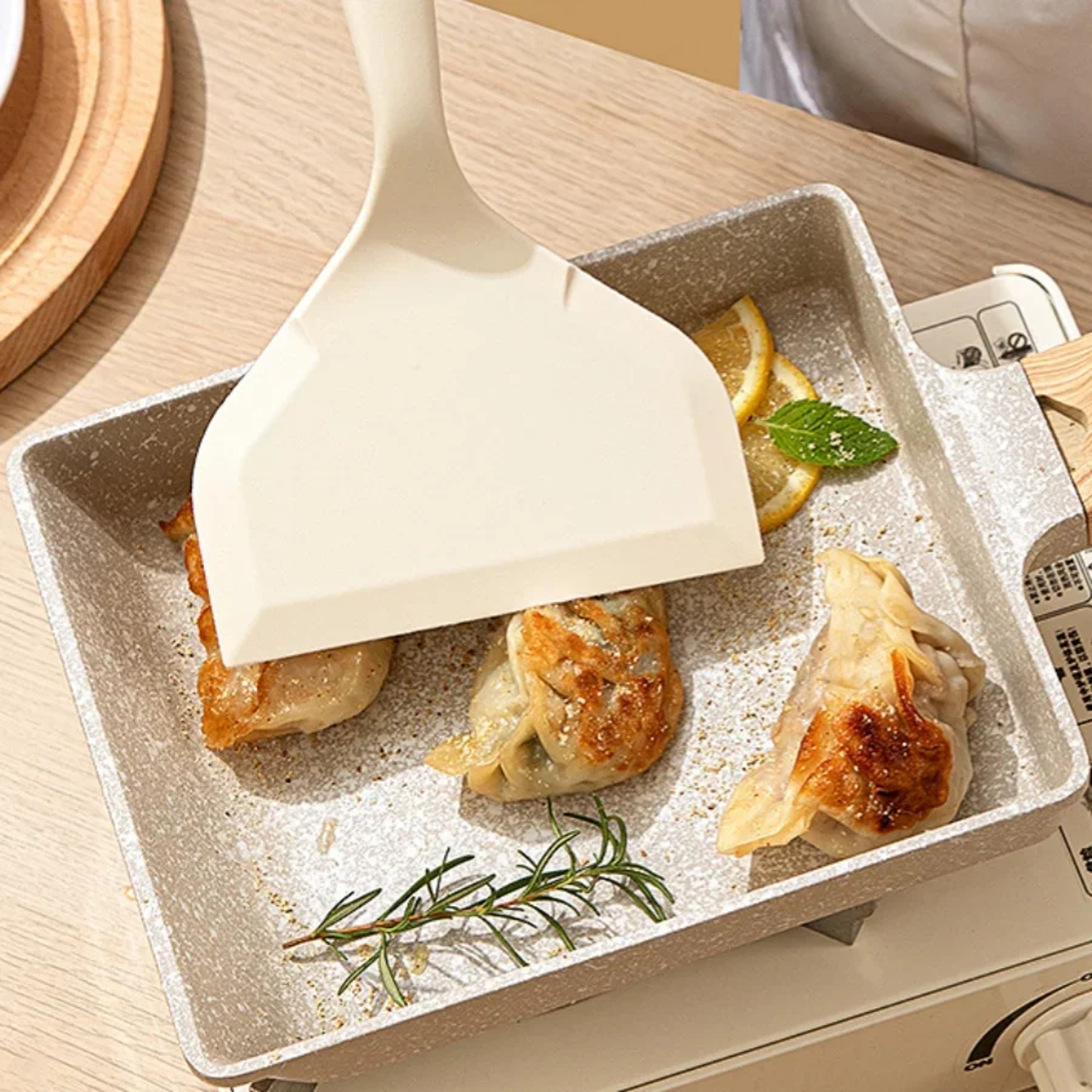 Food Grade Non Stick Frying Pan Sushi Steak Fish Pancake Baking Scoop Kitchen Tool Silicone Heat Re 2