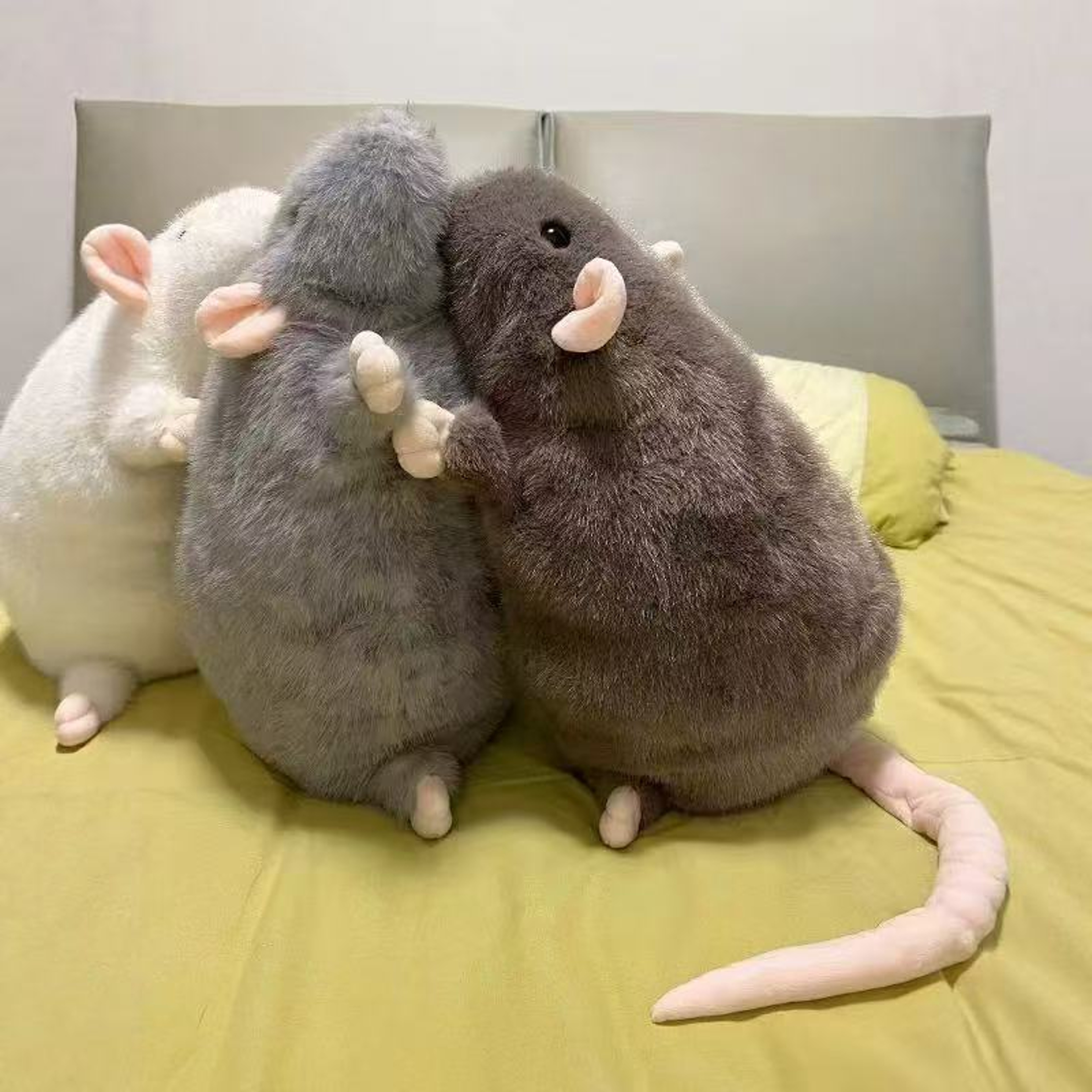 Oversized Mouse Plush Doll Soft Cartoon Animal Stuffed Toy Gift – view 2