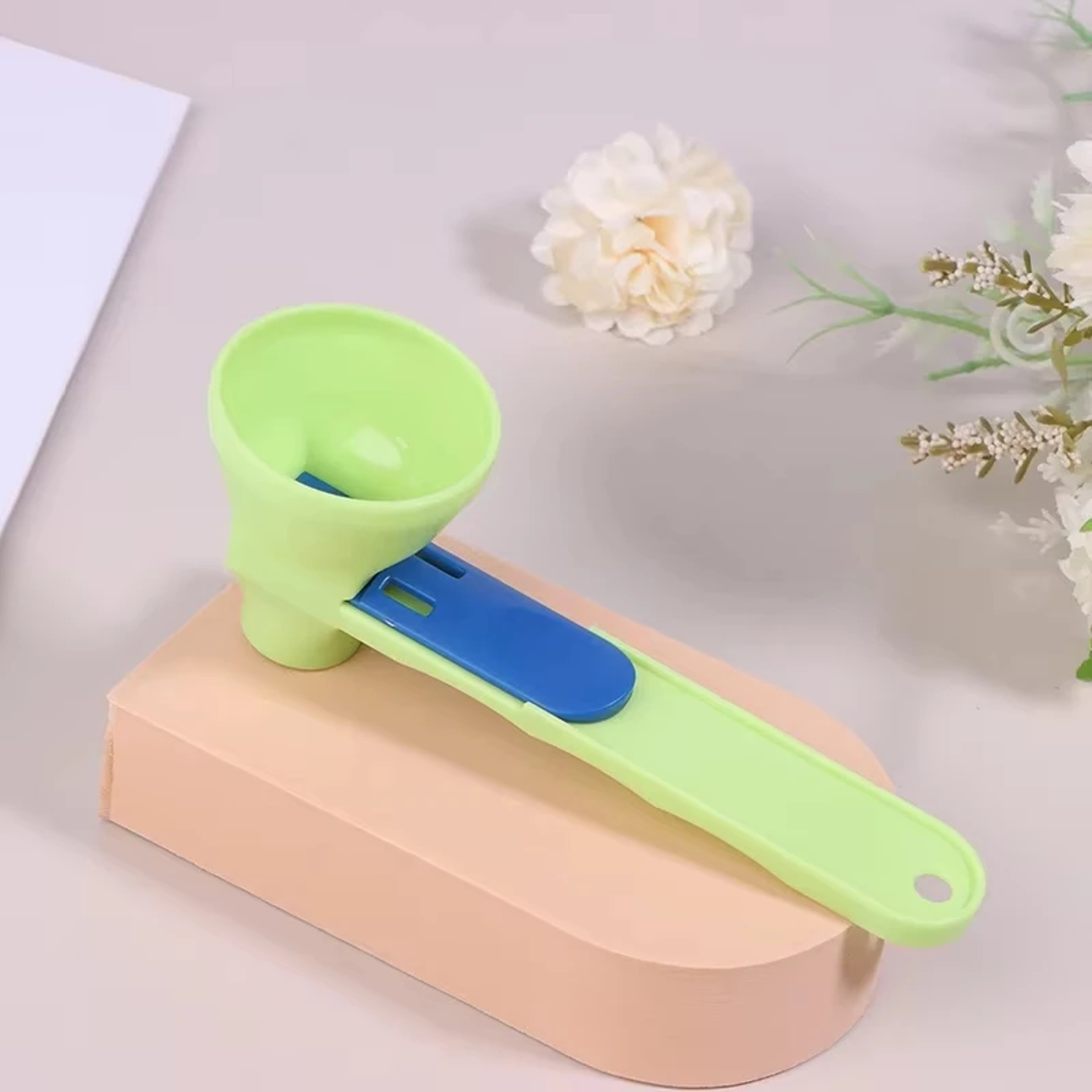 Mess-Free Protein Powder Scoop, Sliding Funnel for Milk Supplements, Kitchen Gadget for All Occasions – view 9
