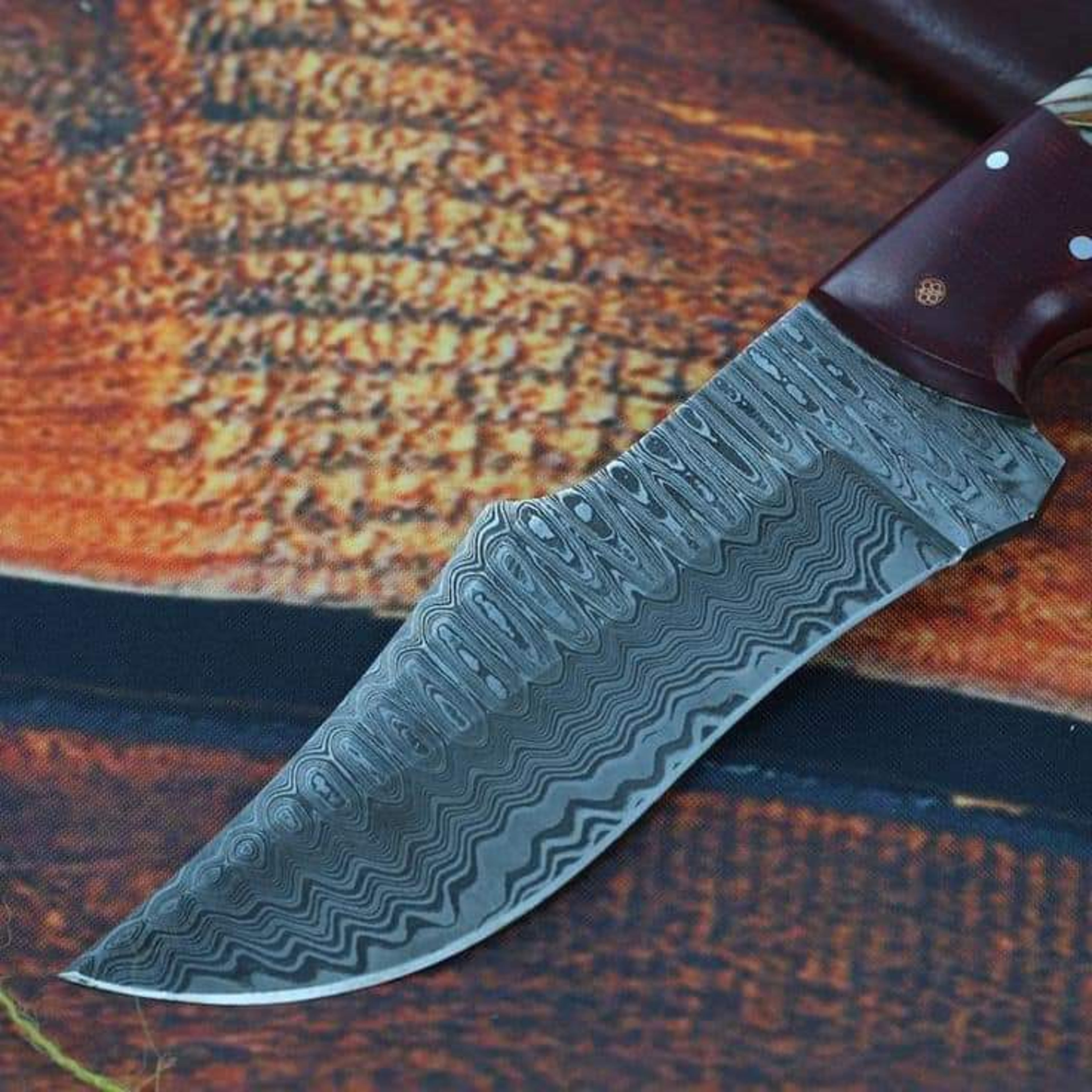Handmade Damascus Steel Hunting Knife – Fixed Blade, Carbon Steel, Leather Sheath, 10" Outdoor Skinner – view 4