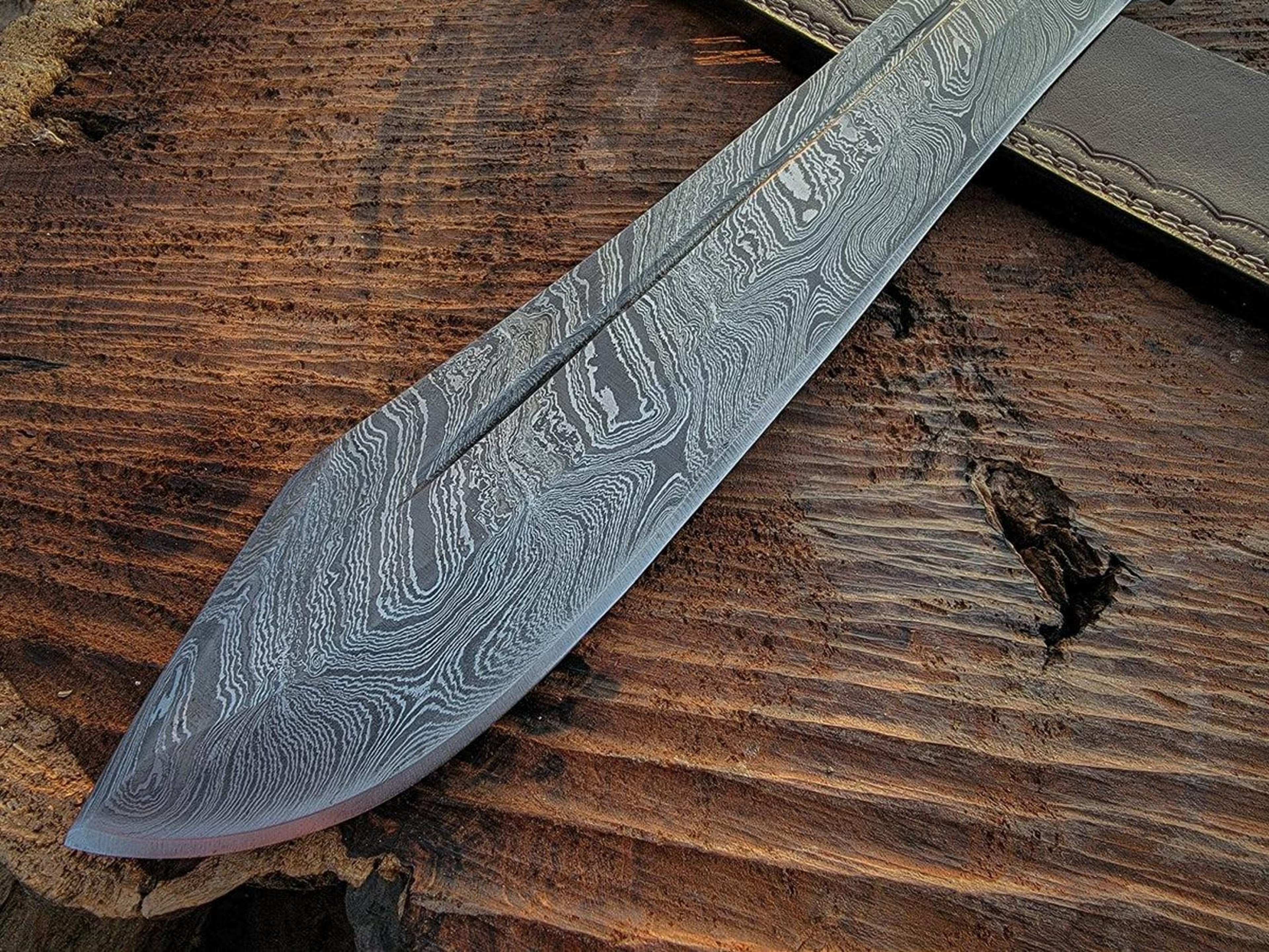 Custom Damascus Steel Machete Wood Handle Fixed Blade With Leather Sheath 4