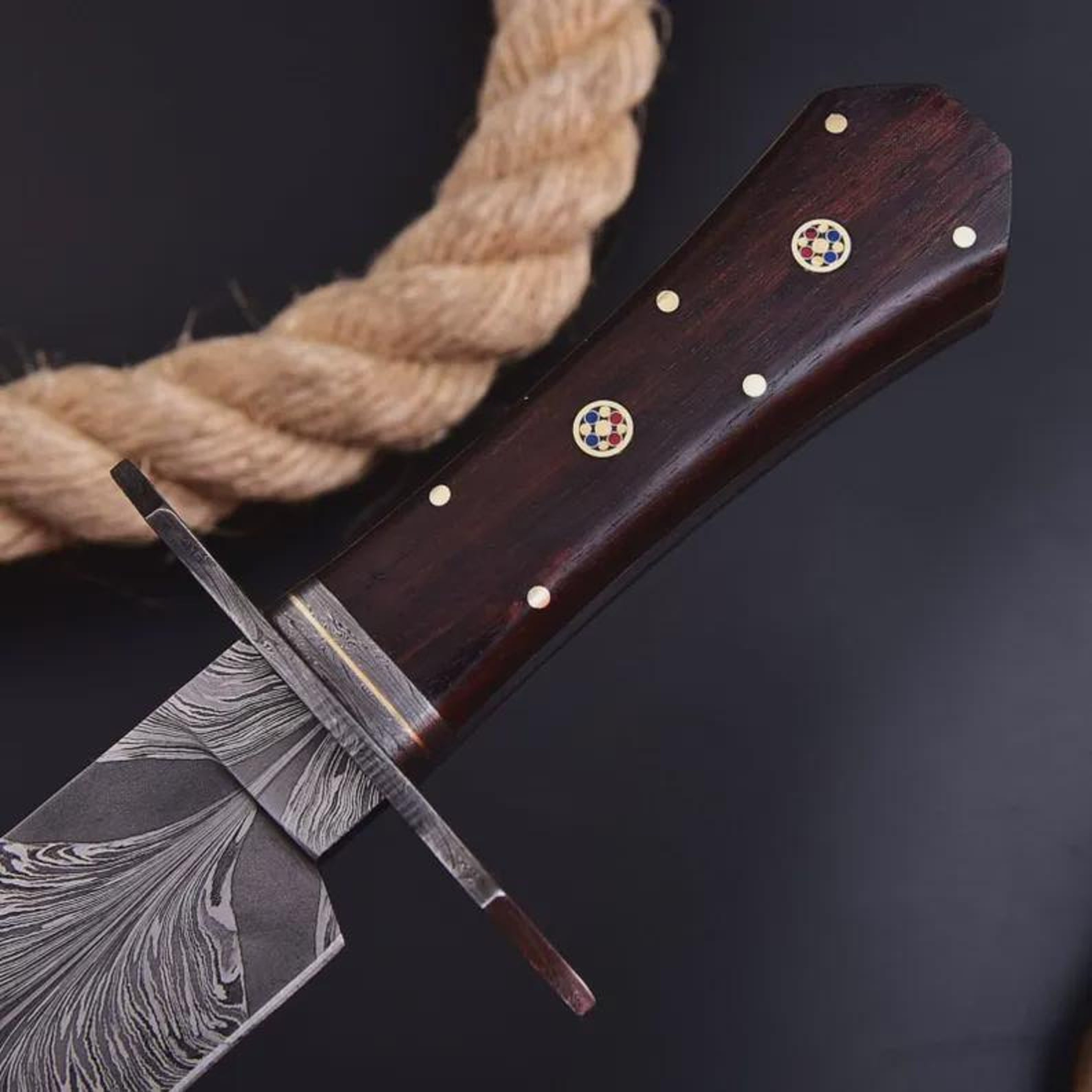 Unique Handcrafted Damascus Steel Knife With Rosewood Handle And Leather Sheath  Perfect For Collec