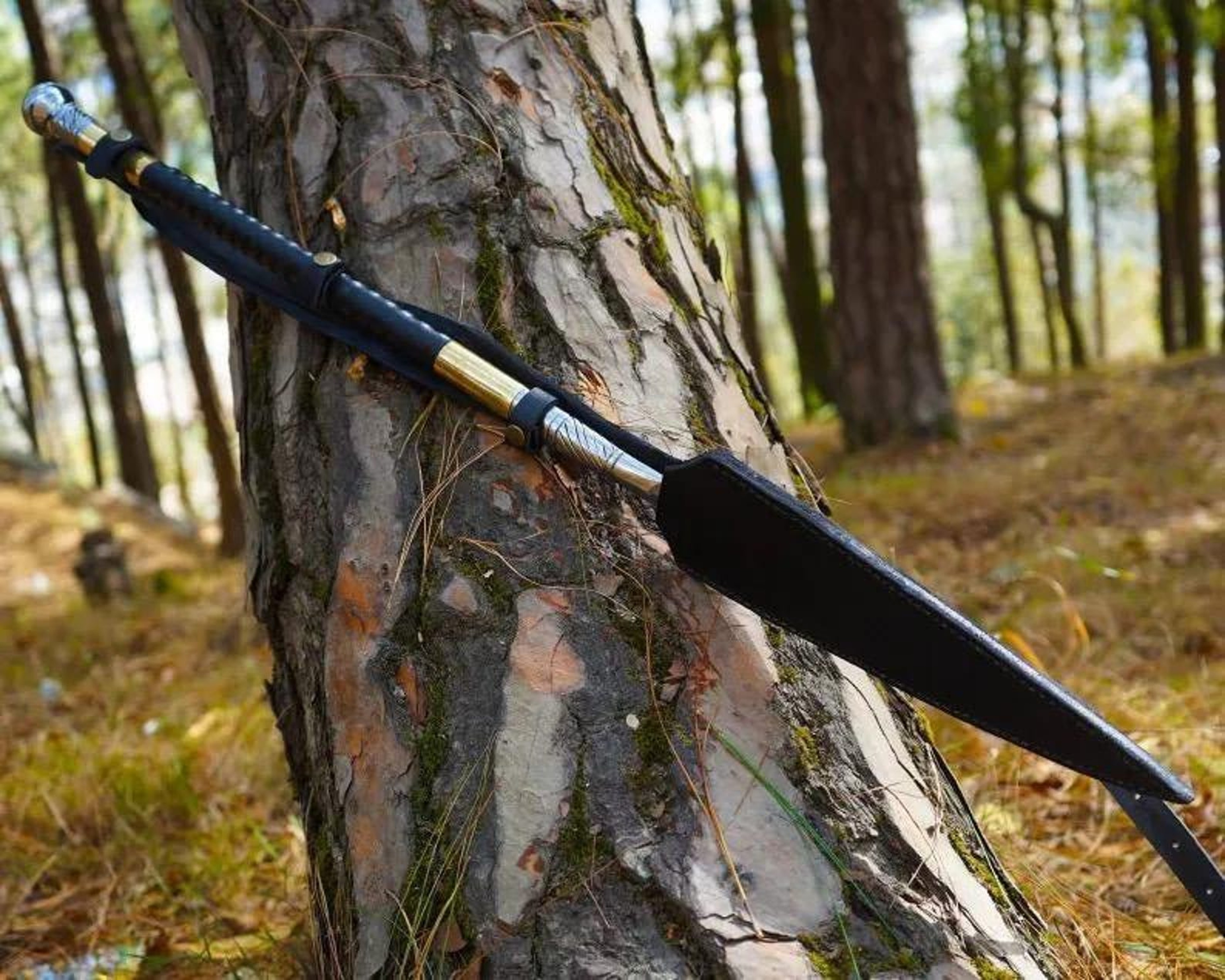 Handcrafted Medieval European Style Arming Swords With Rosewood Handle And Leather Wrap For Collect