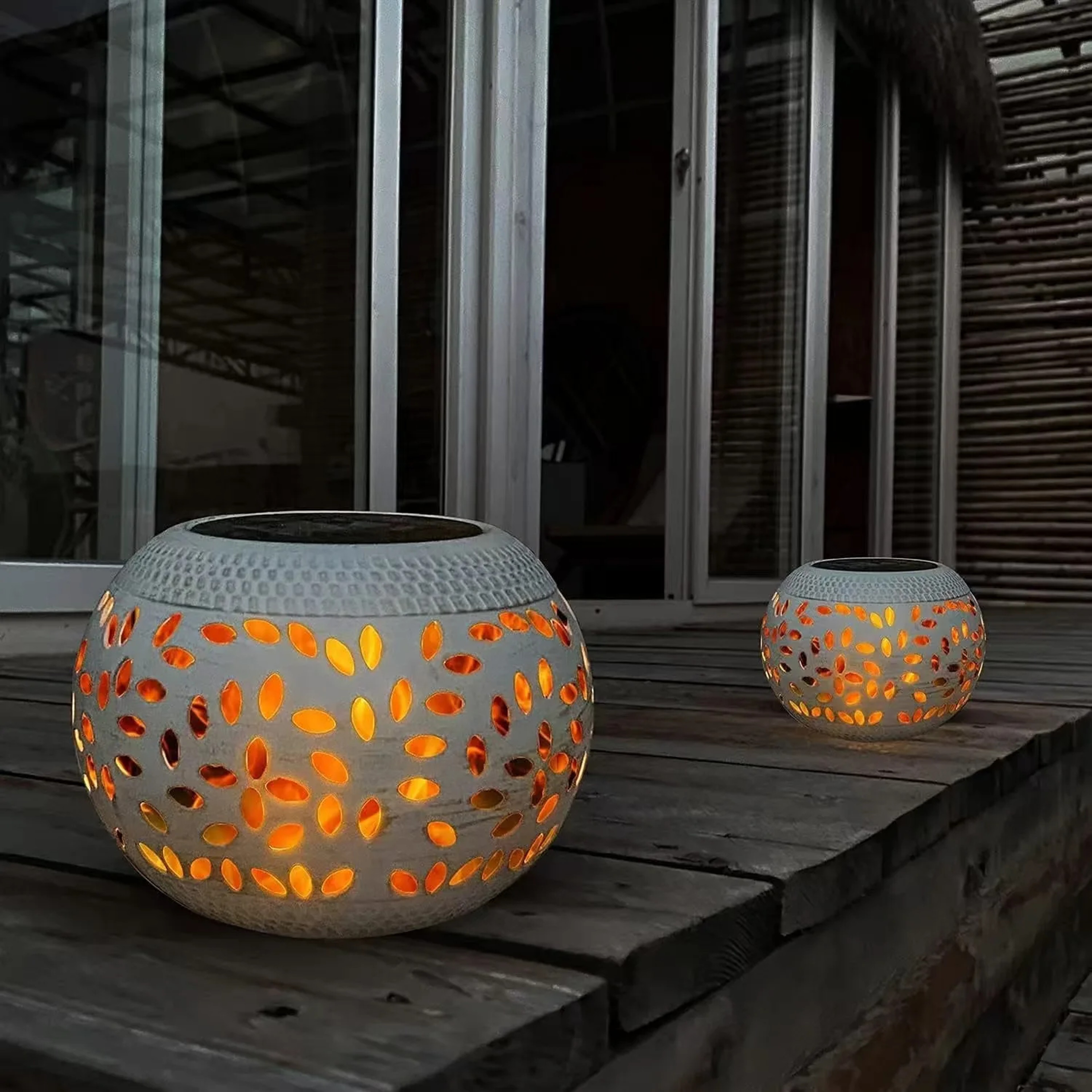Solar Table Lights Outdoor Waterproof Metal Garden Projector Lamp Retro Gardening Lawn Atmosphere L 1