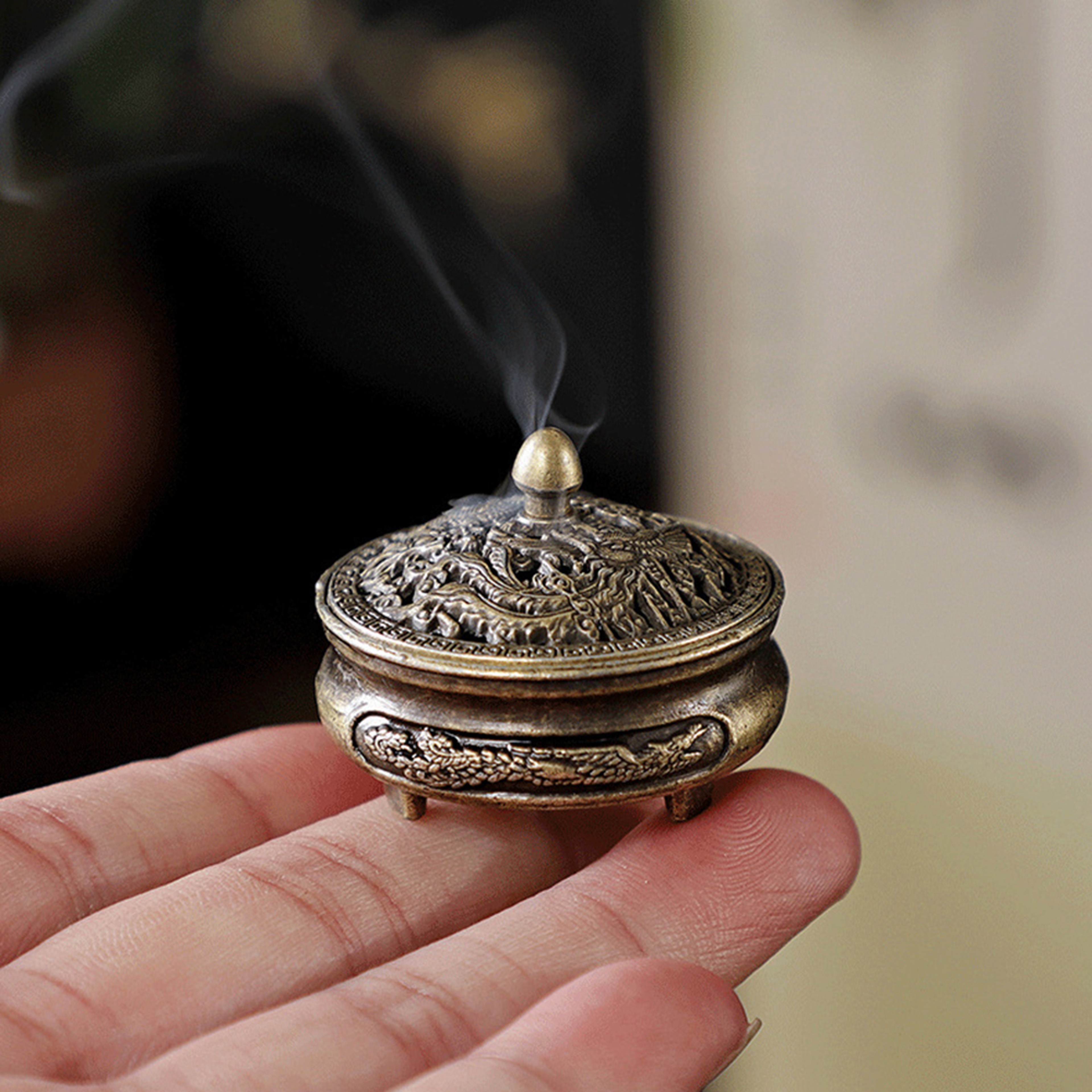 Finger tip Stove, Creative Aromatherapy Burner, Three-Legged Small Incense Burner, Non-Stick Powder Tray – view 5