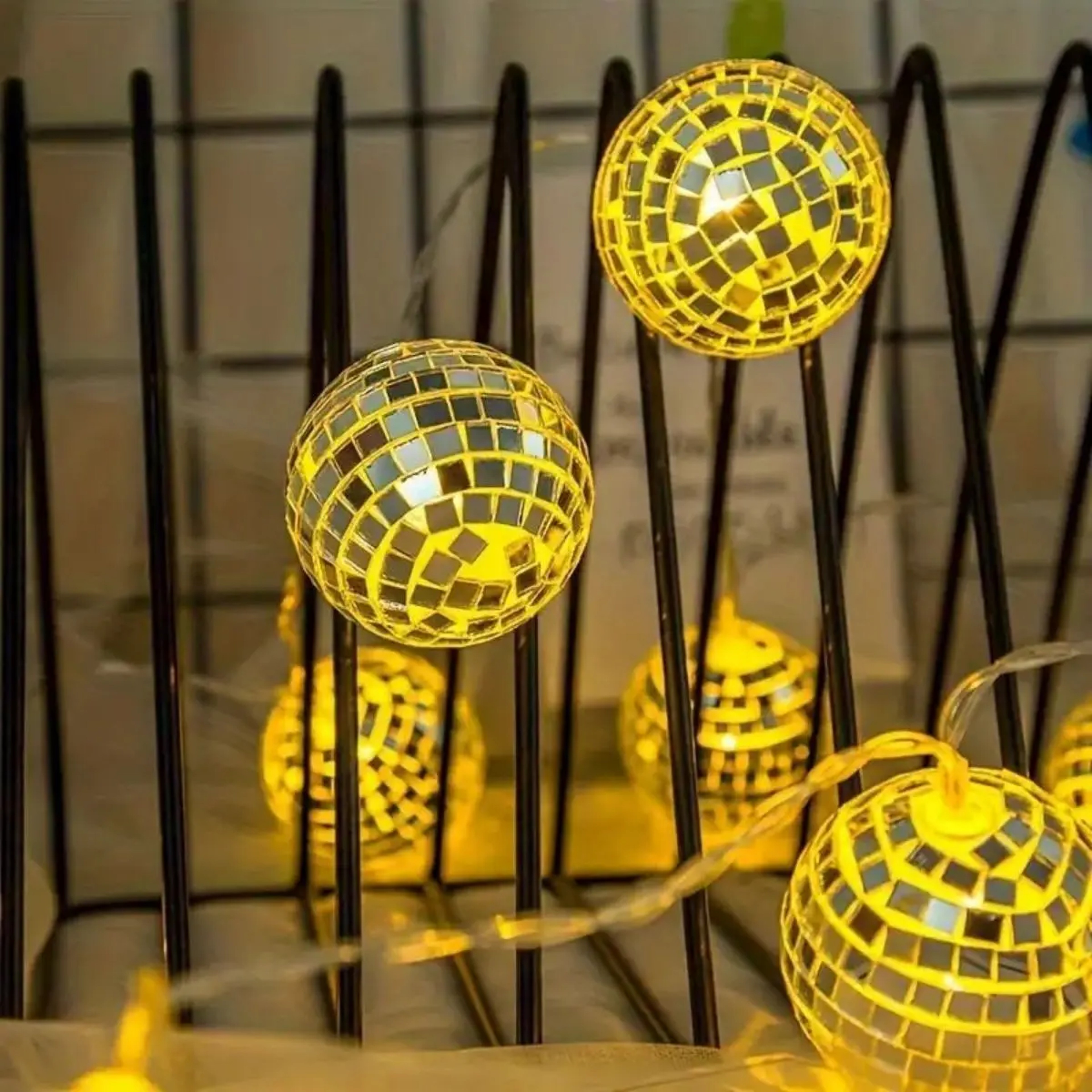 Battery Powered Mirror Ball String Light, Modern Retro Disco Bar, Party Decor, Christmas Ball Lights – view 8
