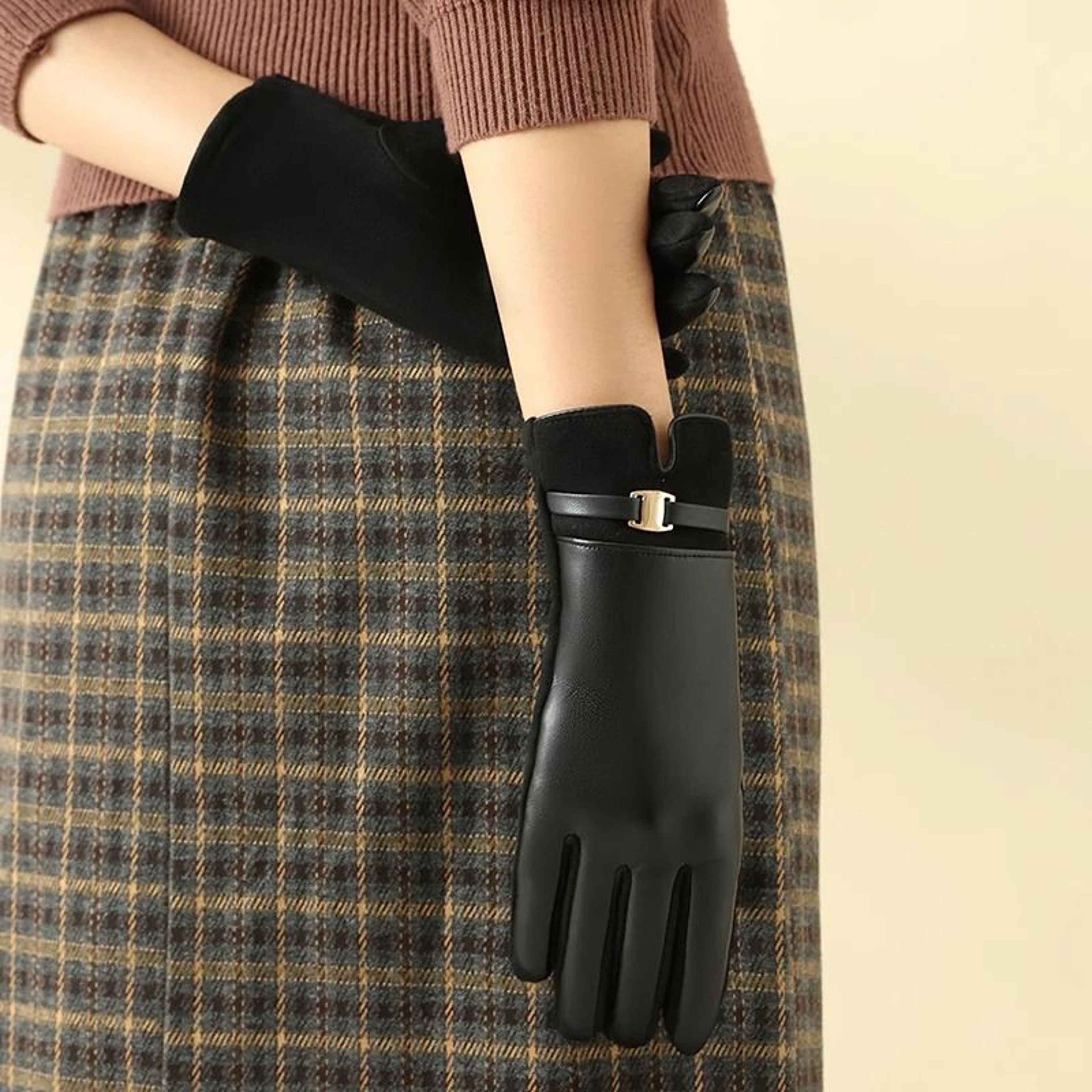Women Winter Fleece Lined Touch Screen Cycling And Driving Gloves 2
