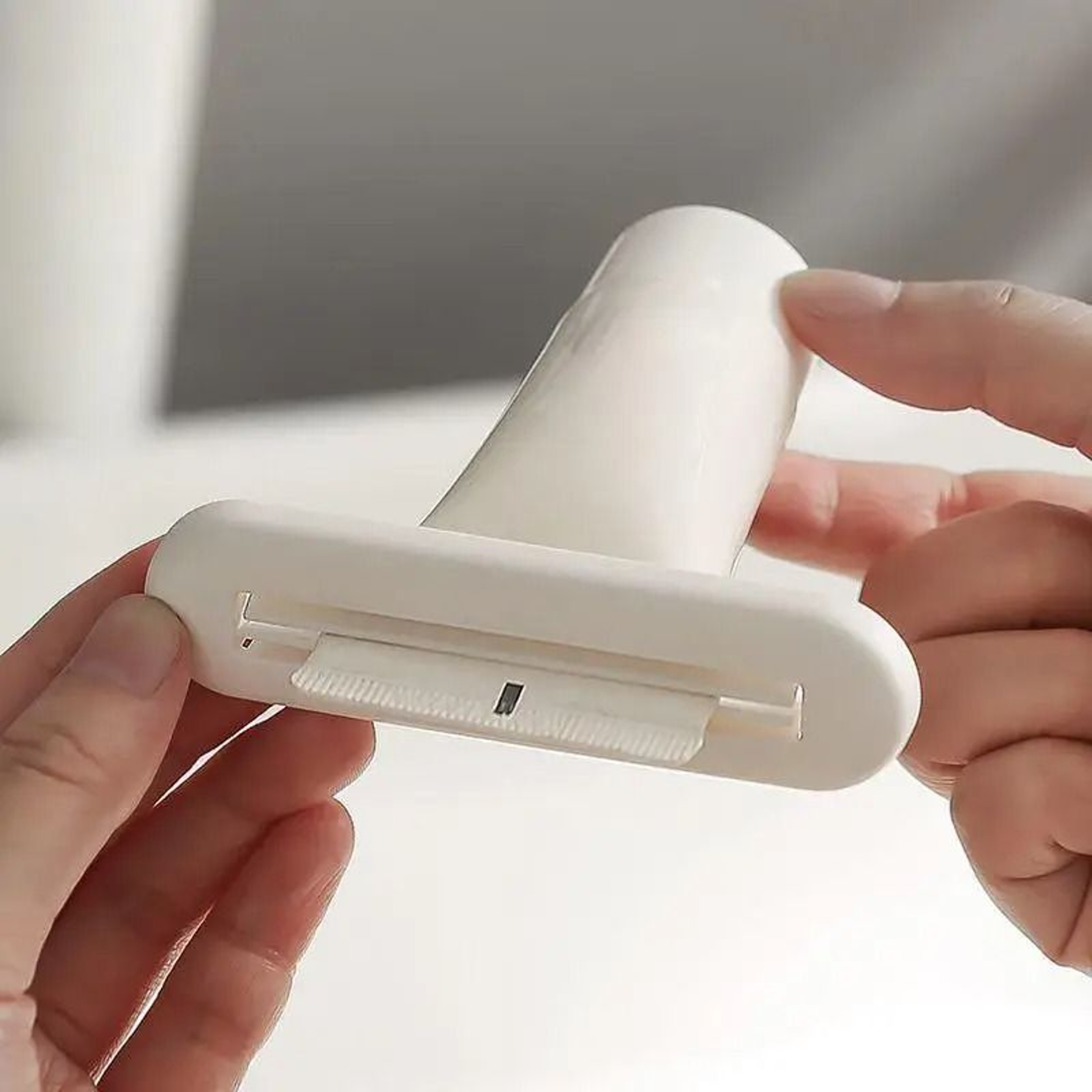 Toothpaste Tube Squeezer Clip Set Manual Rolling Dispenser For Toothpaste Hand Cream And Cosmetics 3