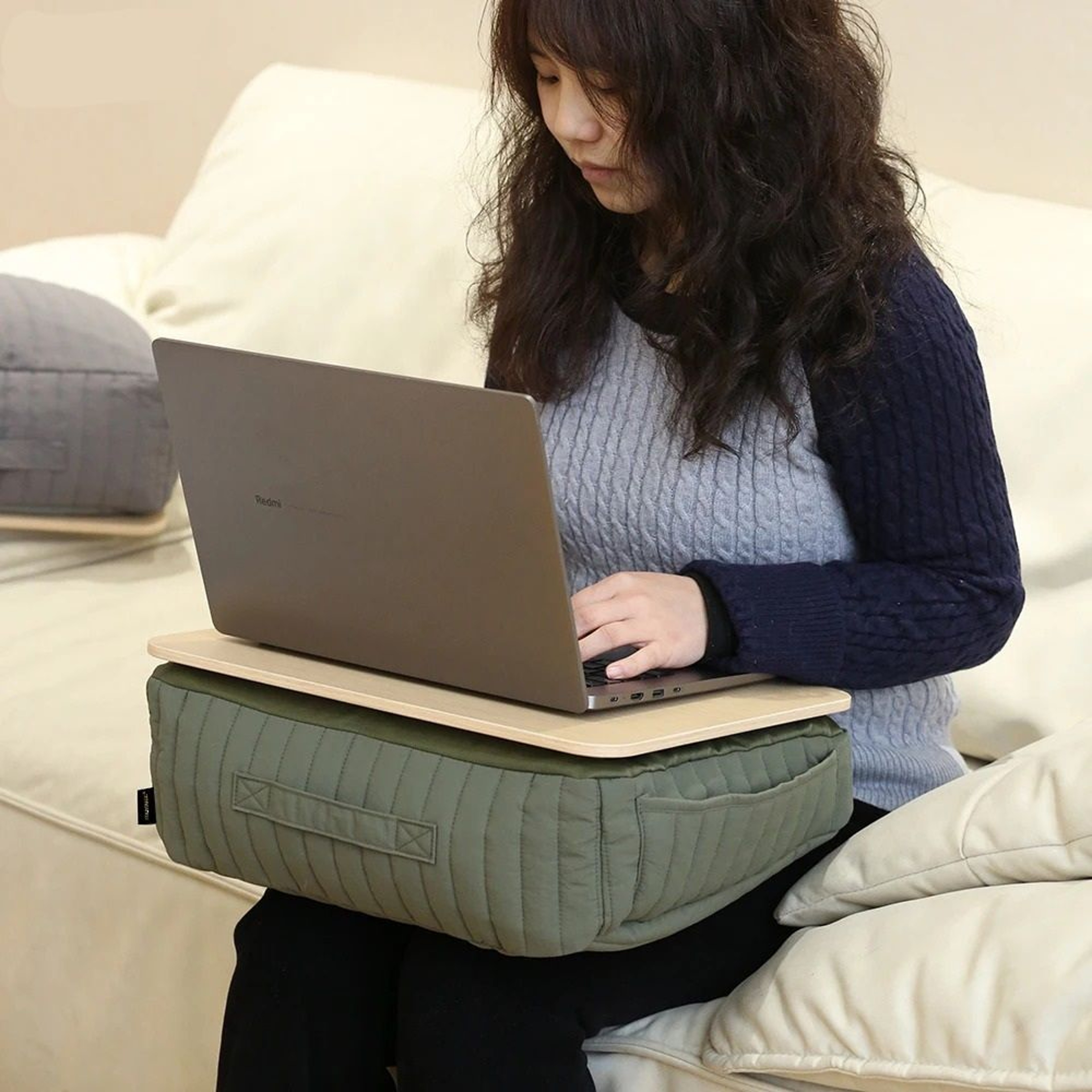 Portable Cushioned Laptop Desk With Detachable Soft Base 3