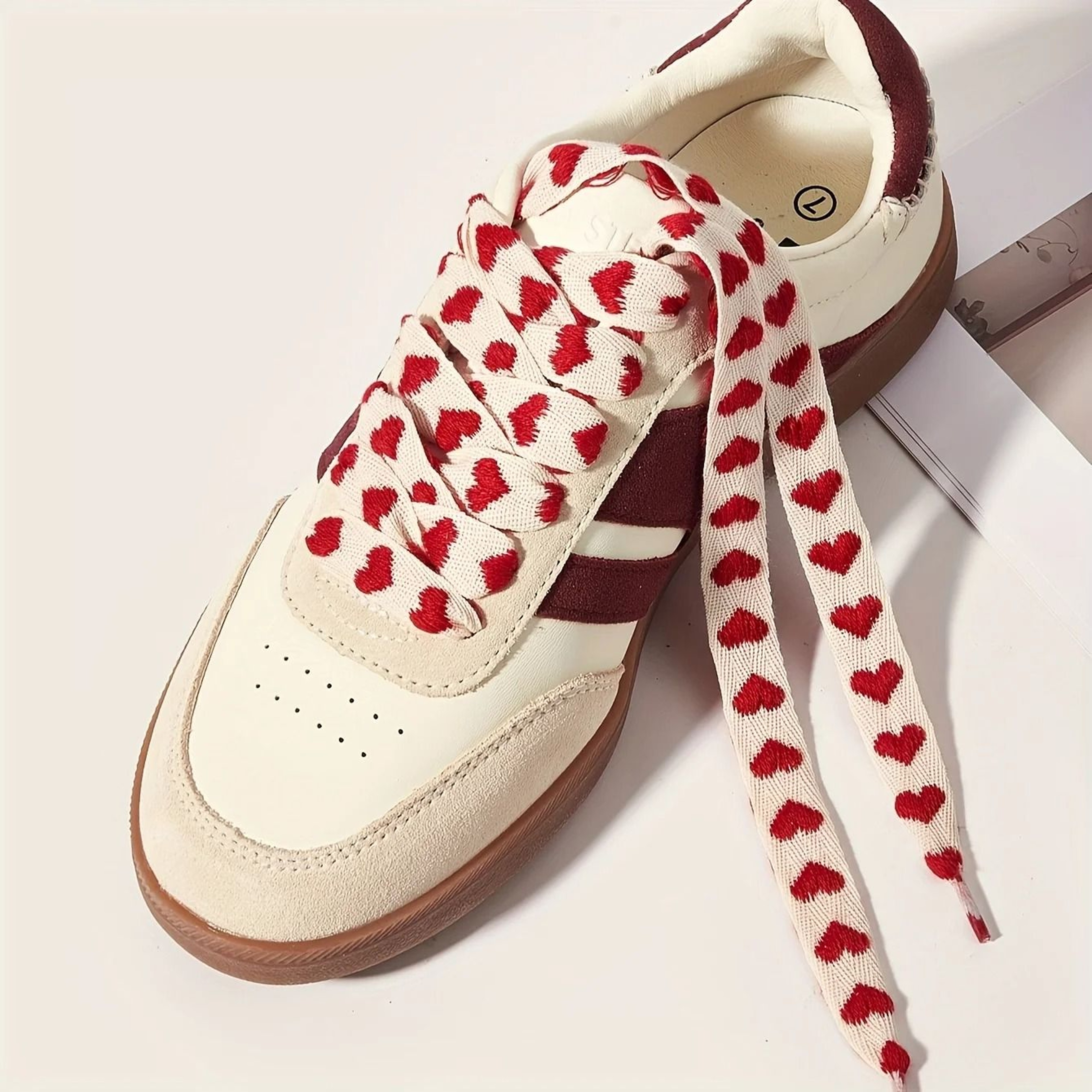 Fashionable Red Heart Flat Shoelaces For Sneakers 0