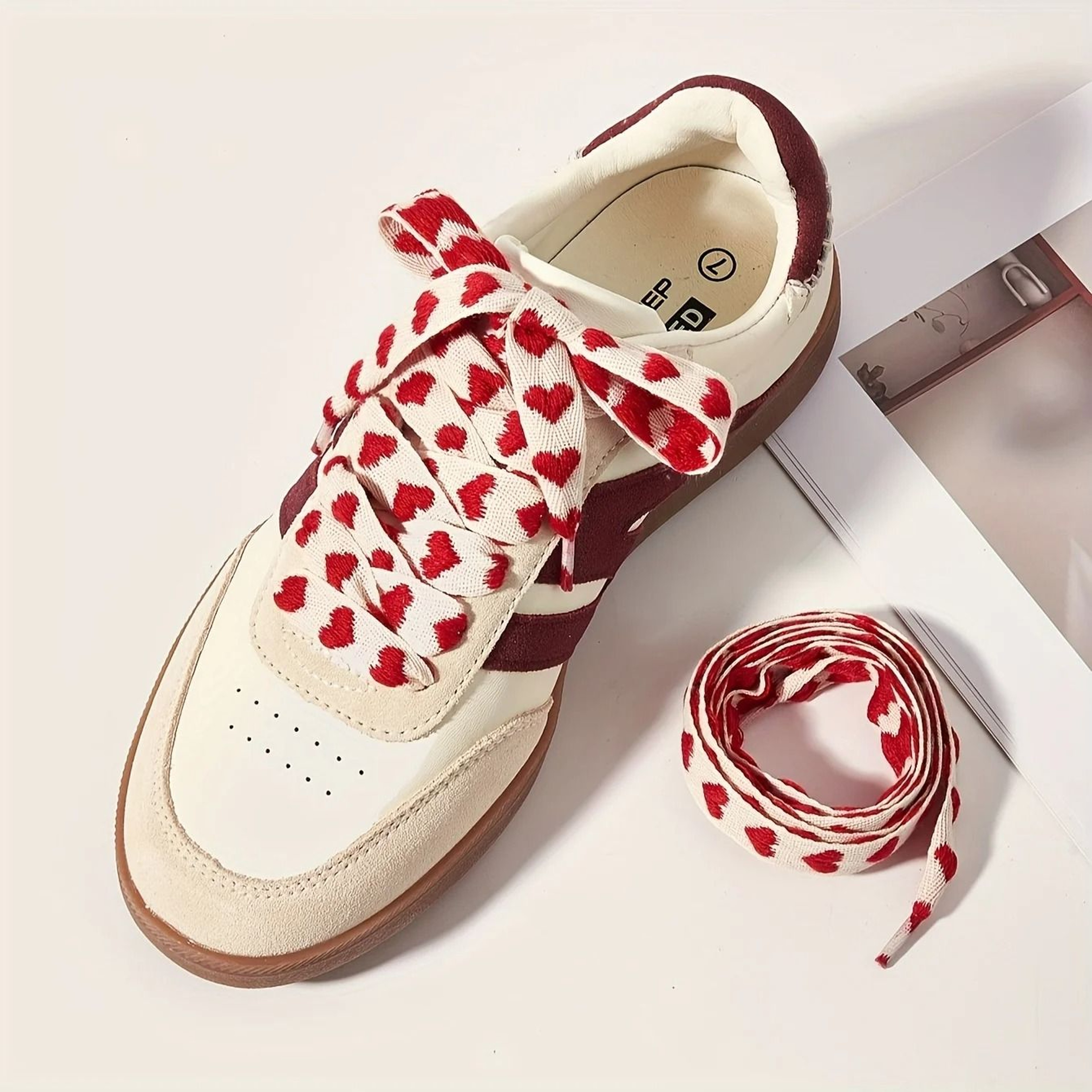 Fashionable Red Heart Flat Shoelaces For Sneakers 1