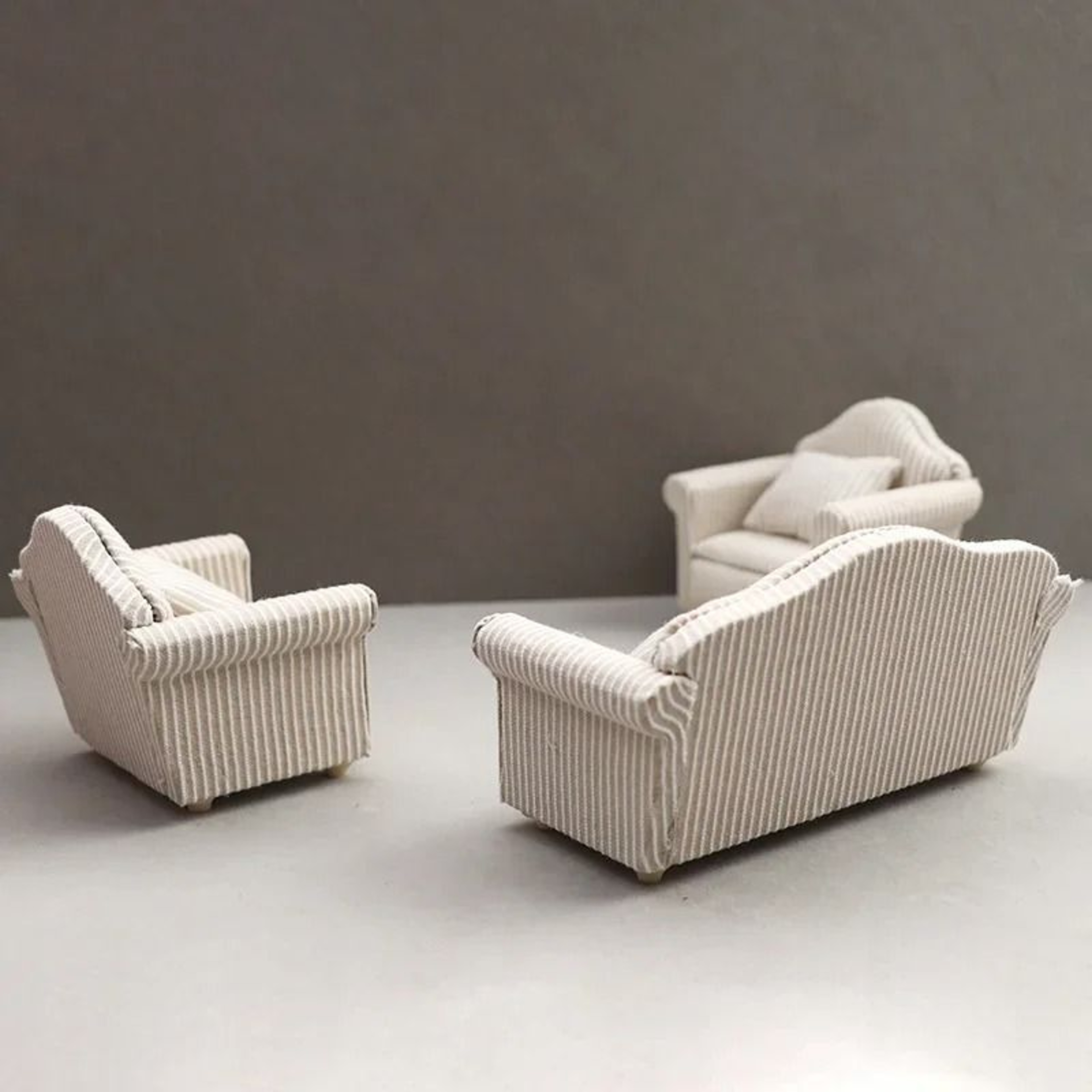 Miniature Dollhouse Sofa Set  Elegant Living Room Furniture With Pillows 3