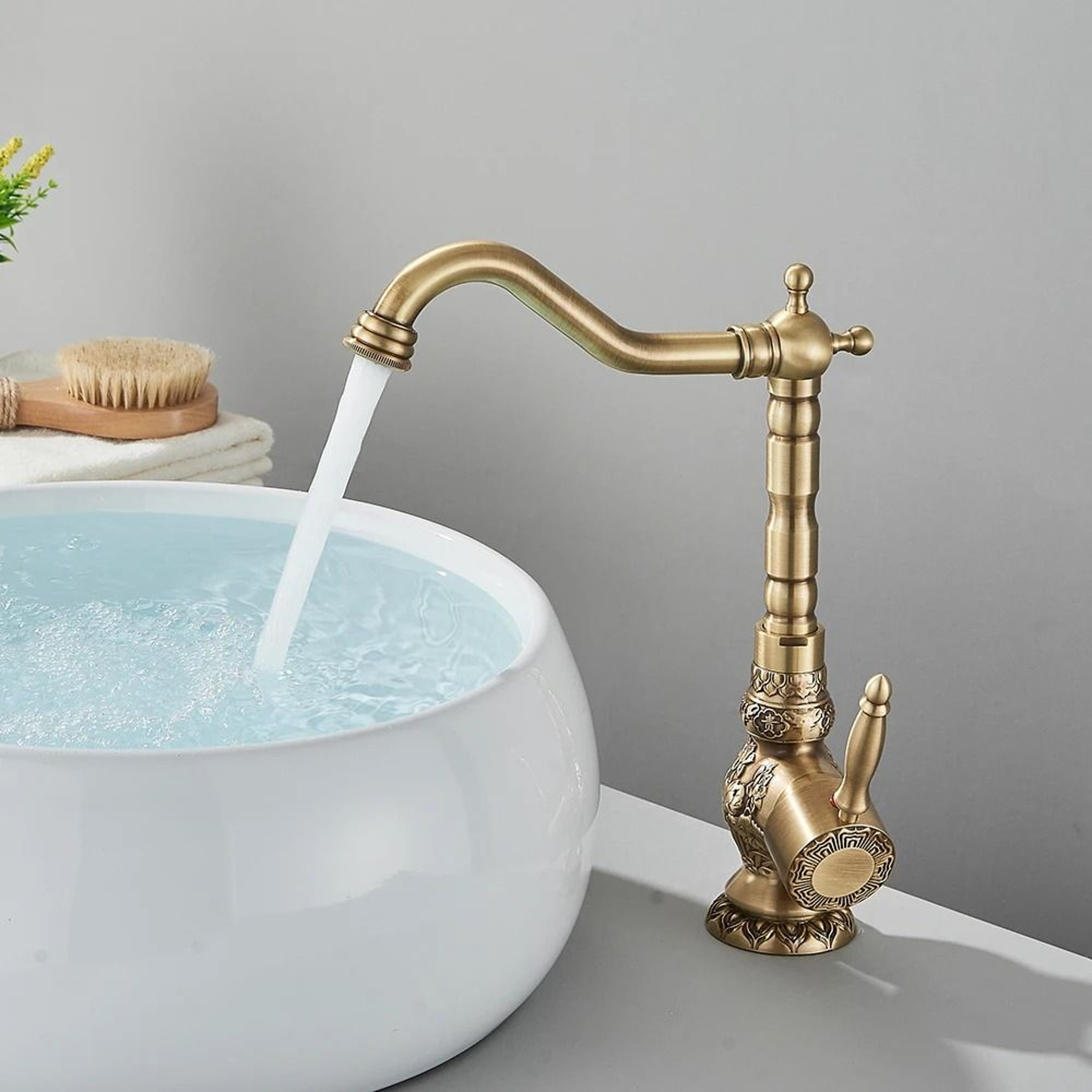 Retro Brass Antique Bronze Kitchen Faucet  Deck Mounted Single Handle Mixer 1