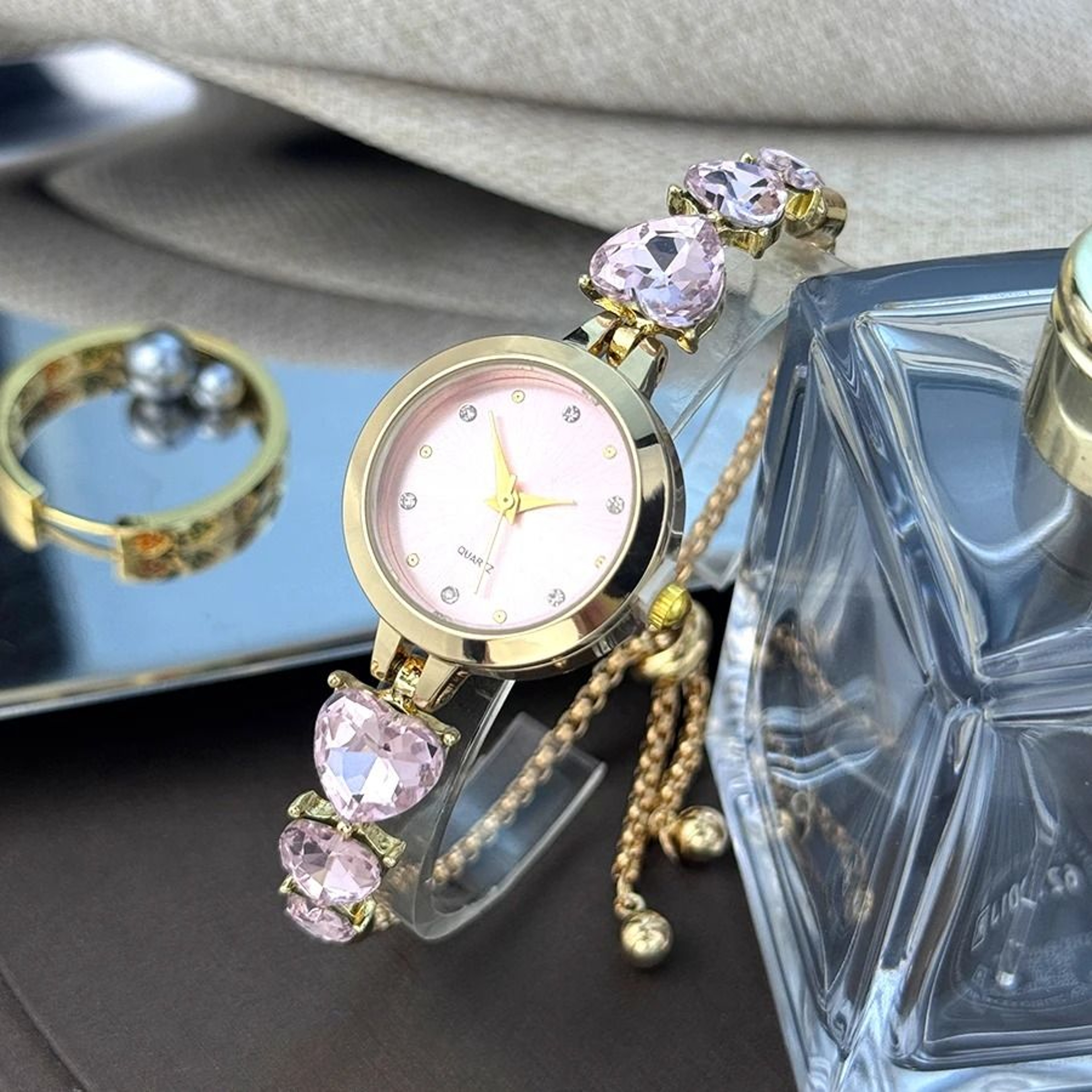 Triple Heart DiamondEncrusted Bracelet Watch  Elegant Light Luxury Quartz Timepiece With Round Allo 2