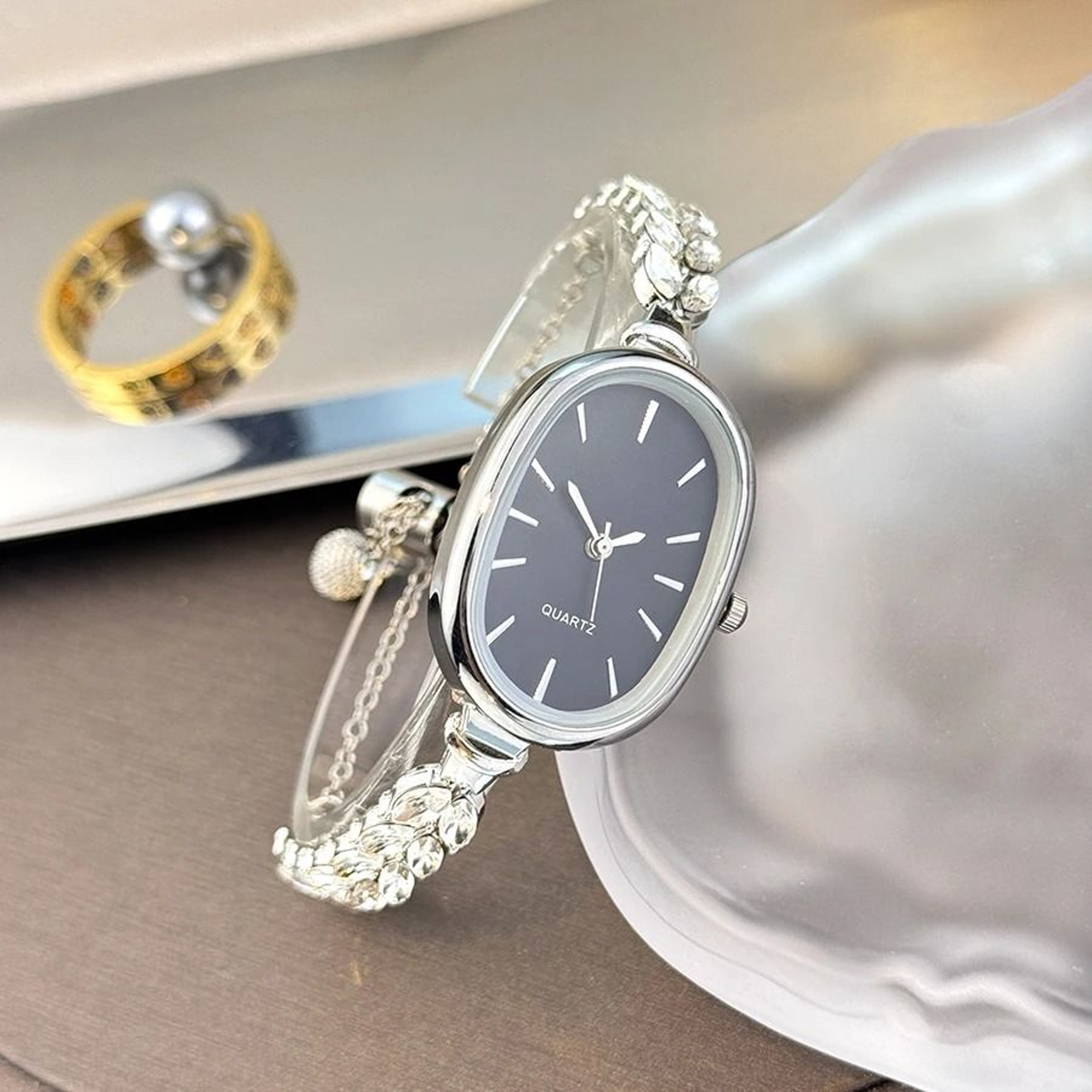 Oval LeafDiamond Bracelet Watch  Super Convenient PullCord Quartz Timepiece With NatureInspired Acc 11
