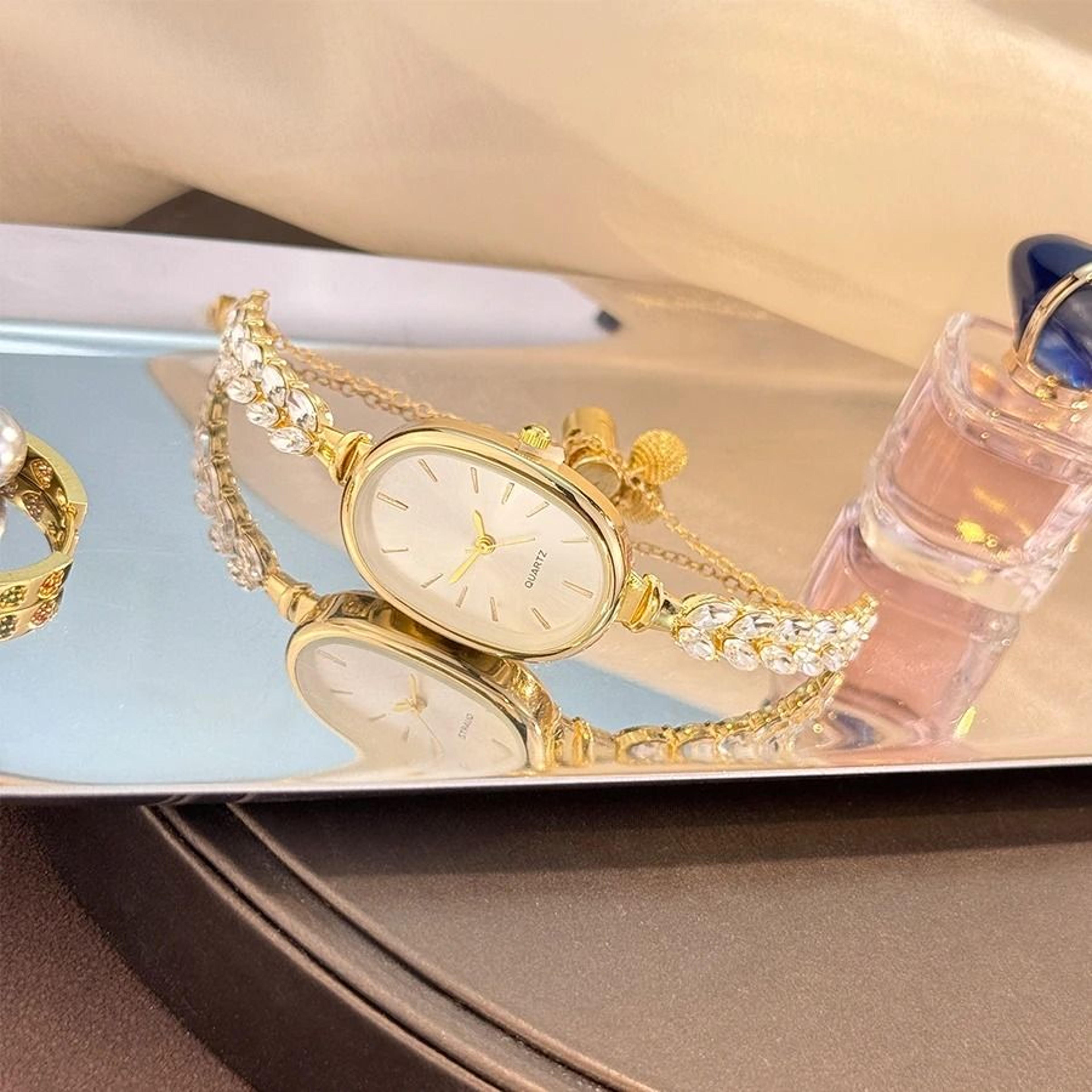 Oval LeafDiamond Bracelet Watch  Super Convenient PullCord Quartz Timepiece With NatureInspired Acc 8