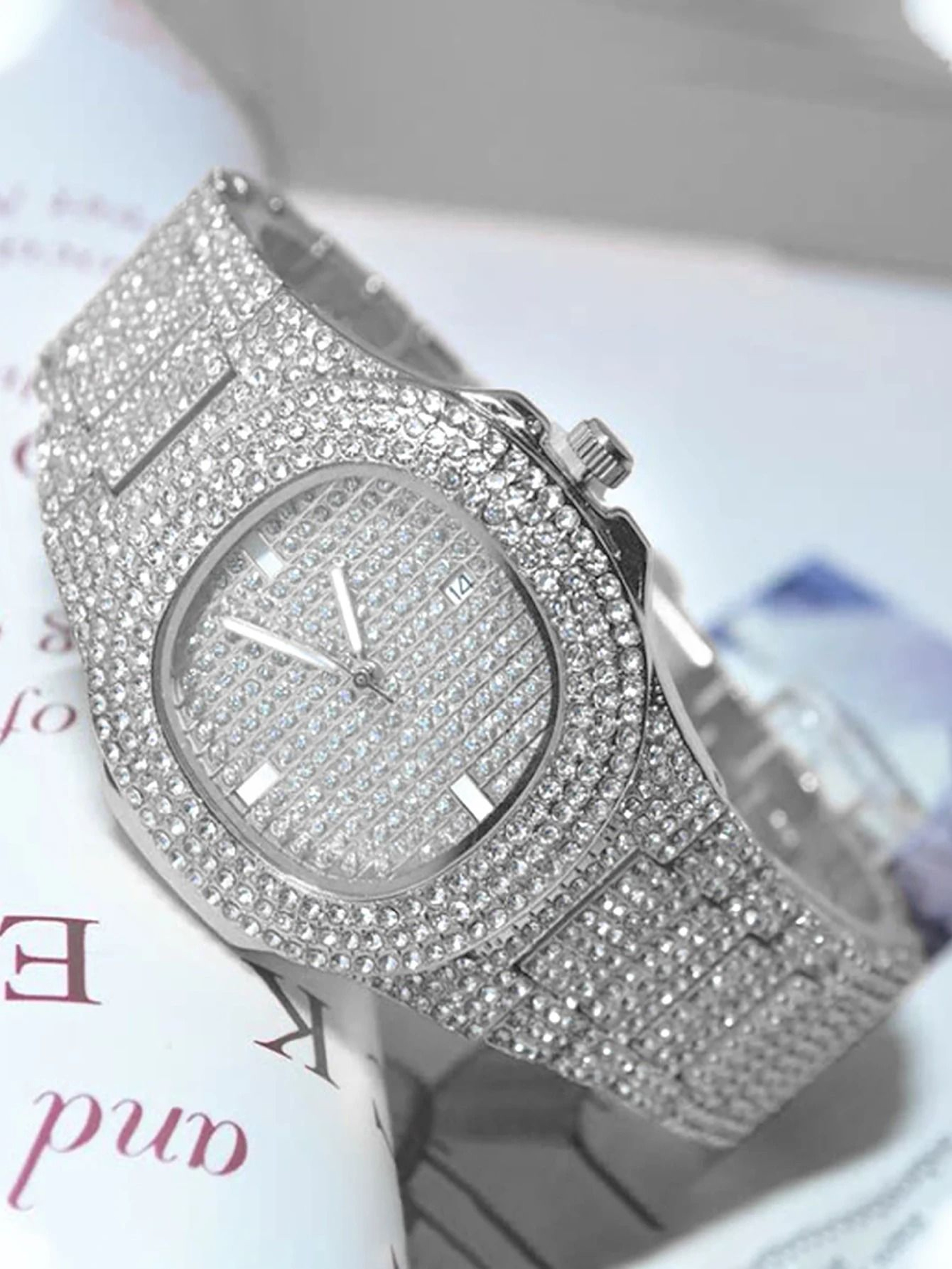 Luxury IcedOut HipHop Watch  Exquisite DiamondEncrusted Fashion Timepiece For Men And Women 3