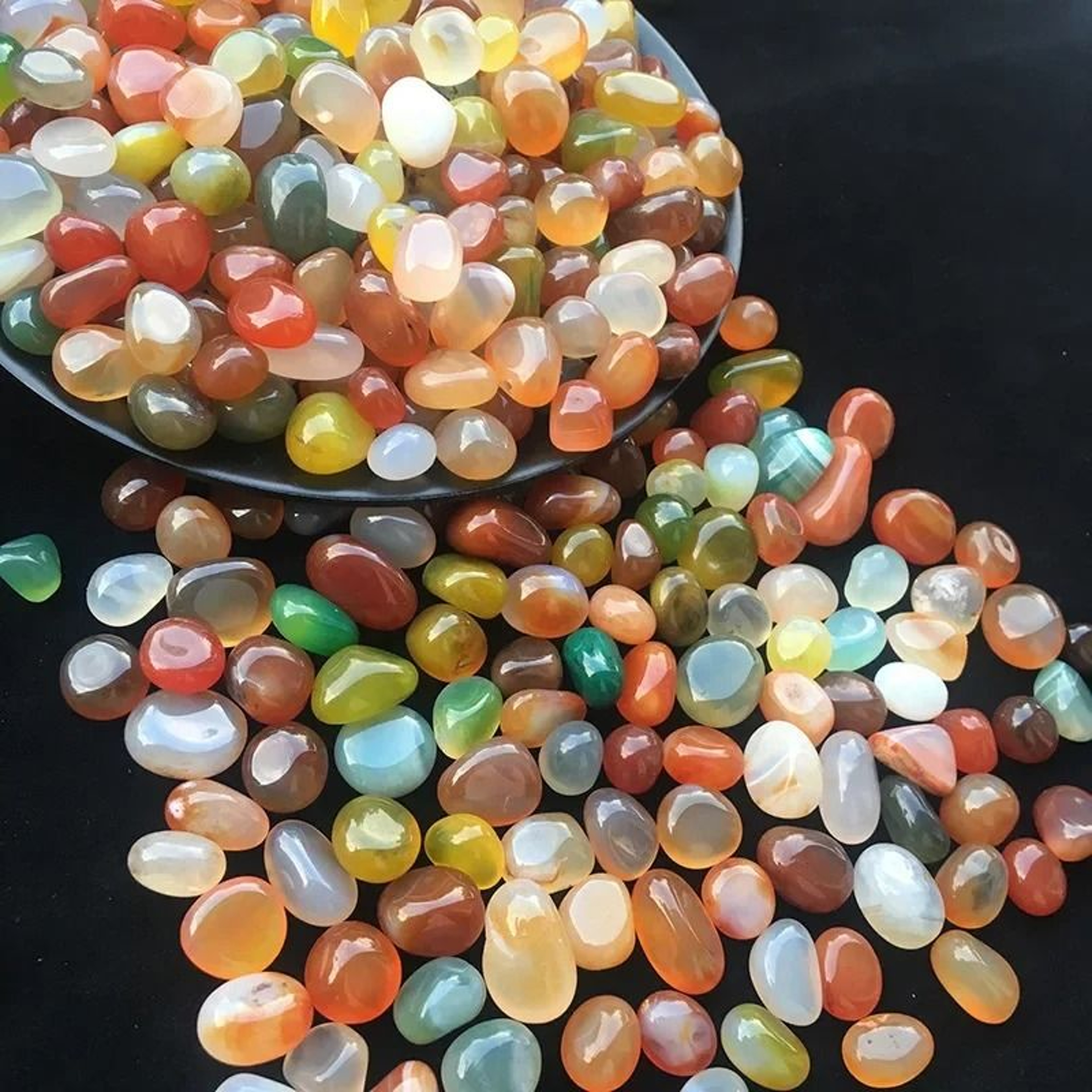 Natural Polished Agate Pebbles  Decorative Stones 0