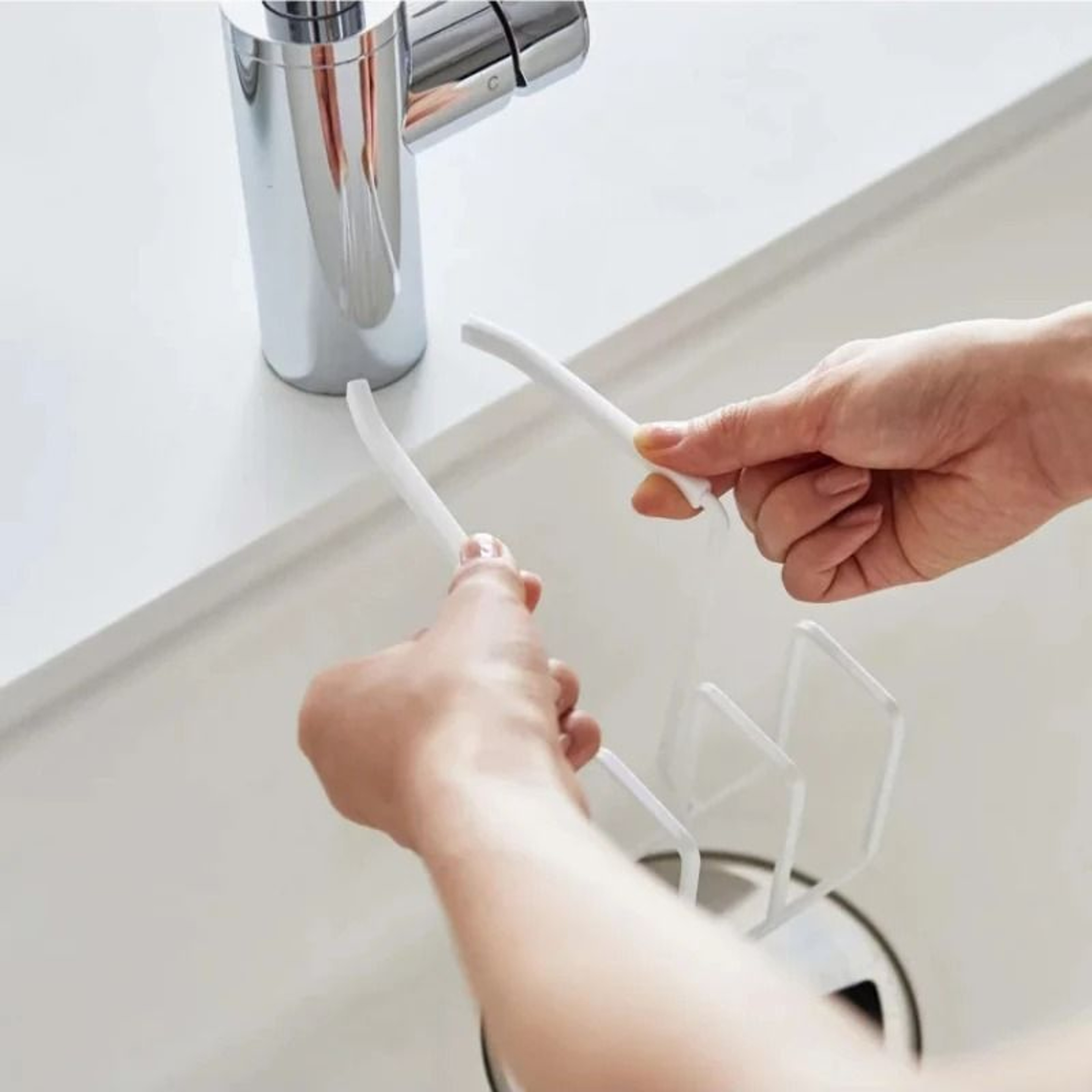 Household Kitchen Faucet Drain Rack And Steel Wire Sponge Storage Basket 1